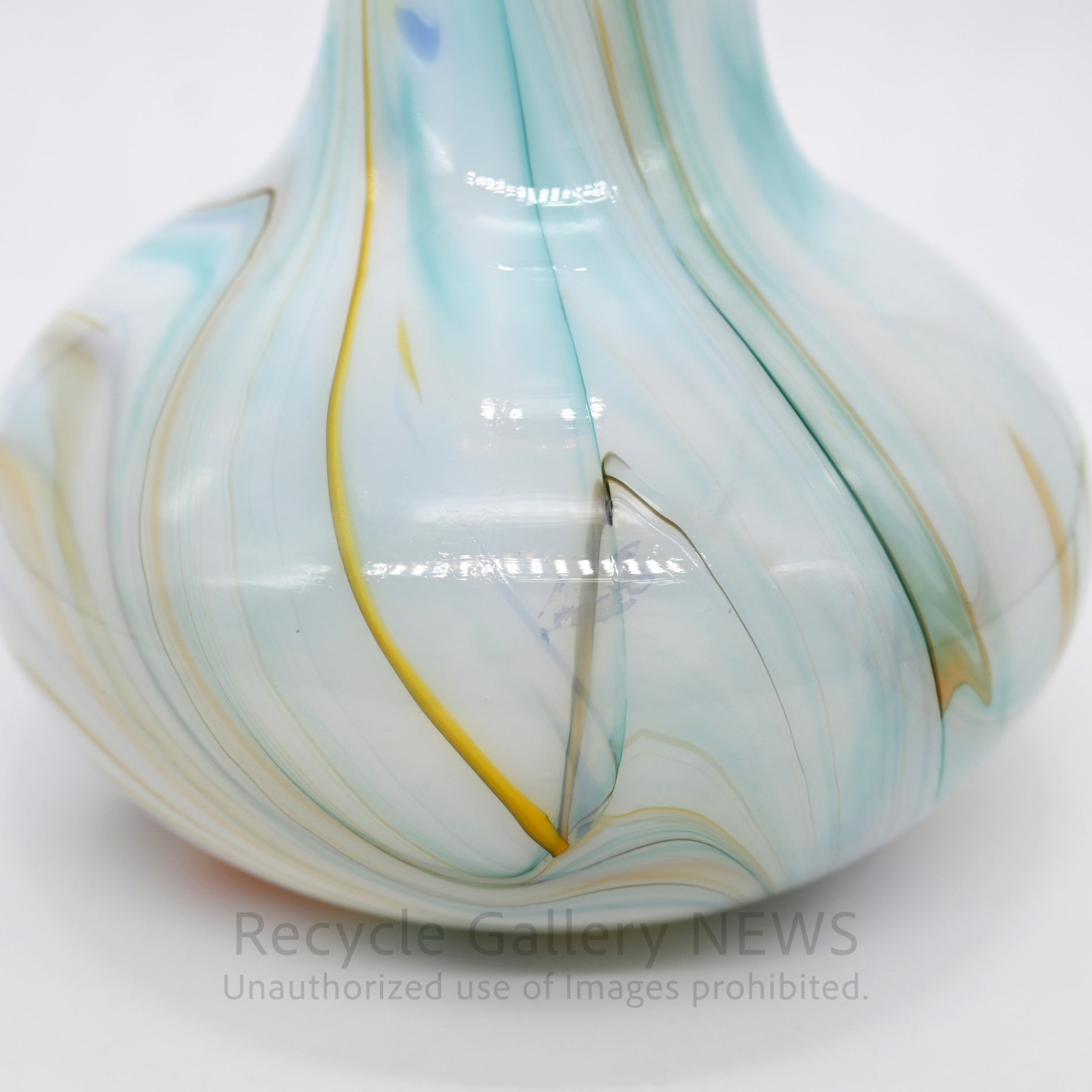 Milky Marble Glass Vase Retro Modern Art Glass / ミルキー マーブル ガラス フラワーベース 花瓶 乳白色 レトロモダン アートガラス