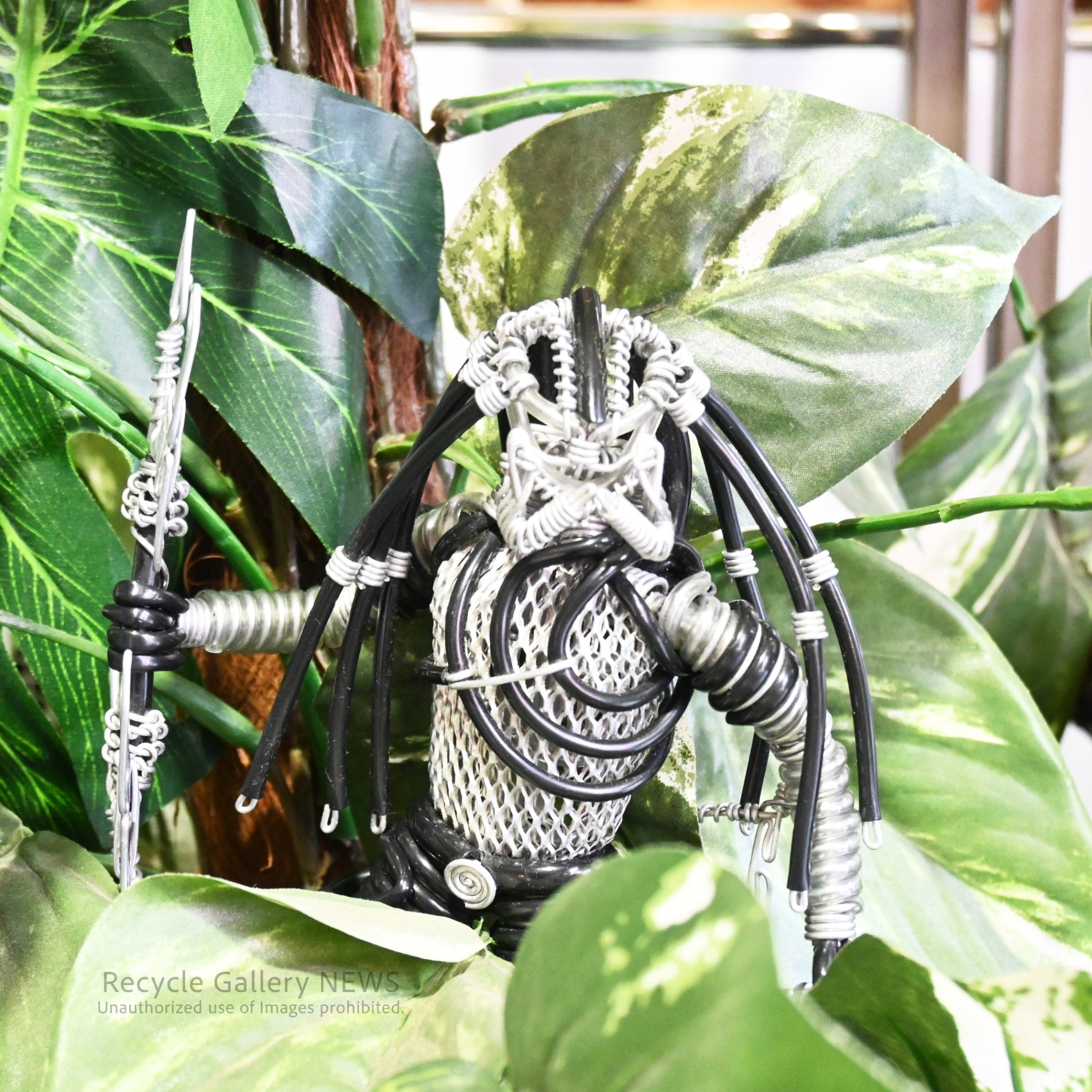 Wire art figure Predator Handmade Objetct / ワイヤーアートフィギュア プレデター ハンドメイド オブジェ