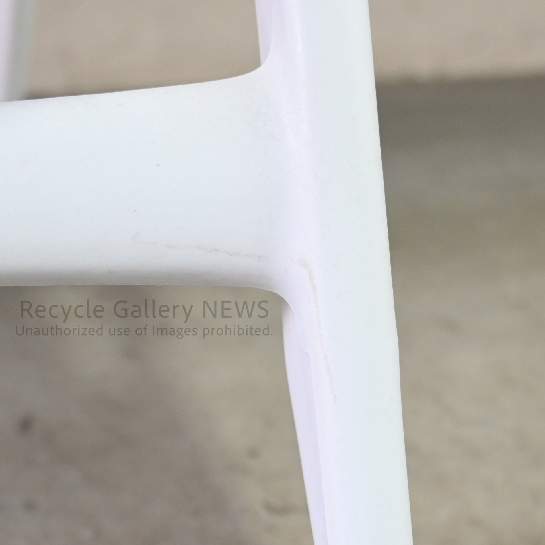 Discontinued Plywood Seat  kartell Dolly chair by Antonio Citterio Italy Milan /  カルテル  ドリー チェア イタリアミラノ アントニオ・チッテリオ プライウッド座面 廃盤品