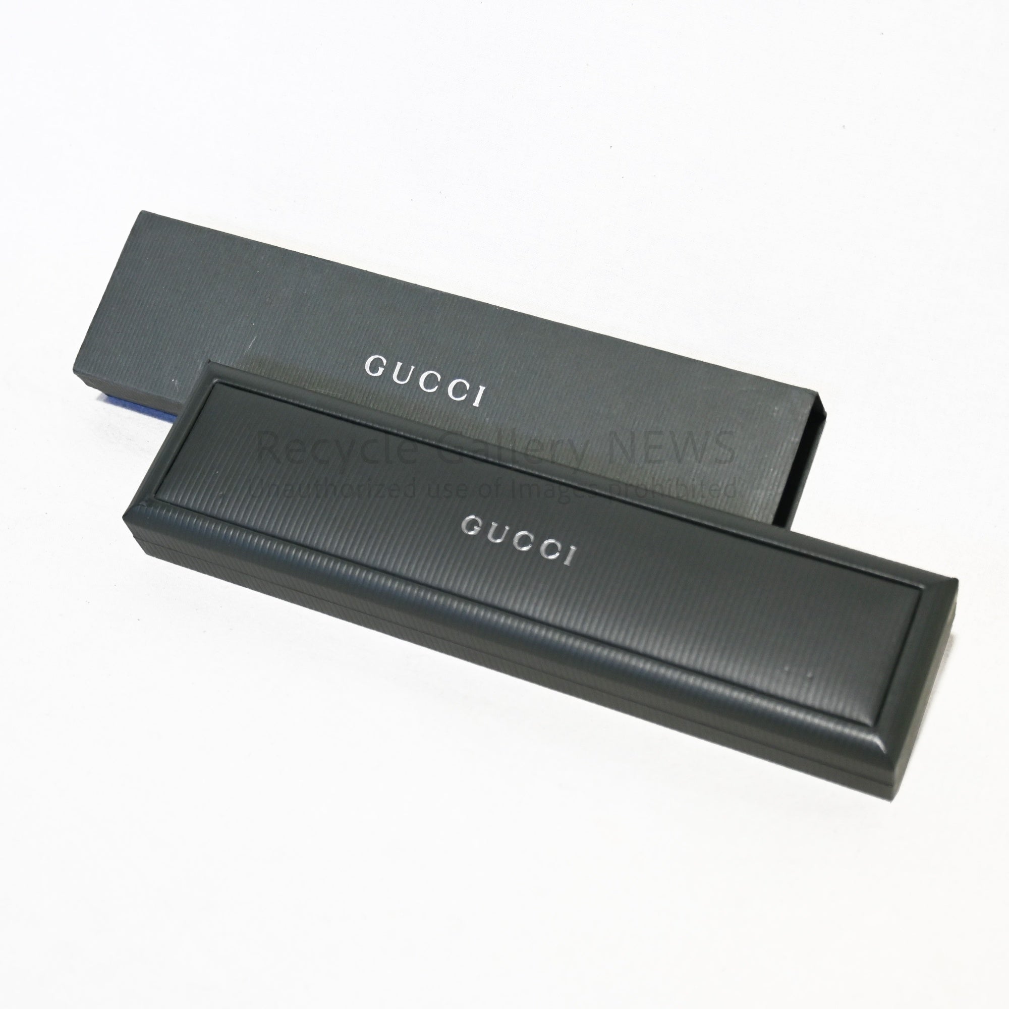 Gucci 6000.2.L Quartz Gold White Shell Operation Unconfirmed Treated as Junk / グッチ クオーツ ゴールド ホワイトシェル 動作未確認・ジャンク扱い