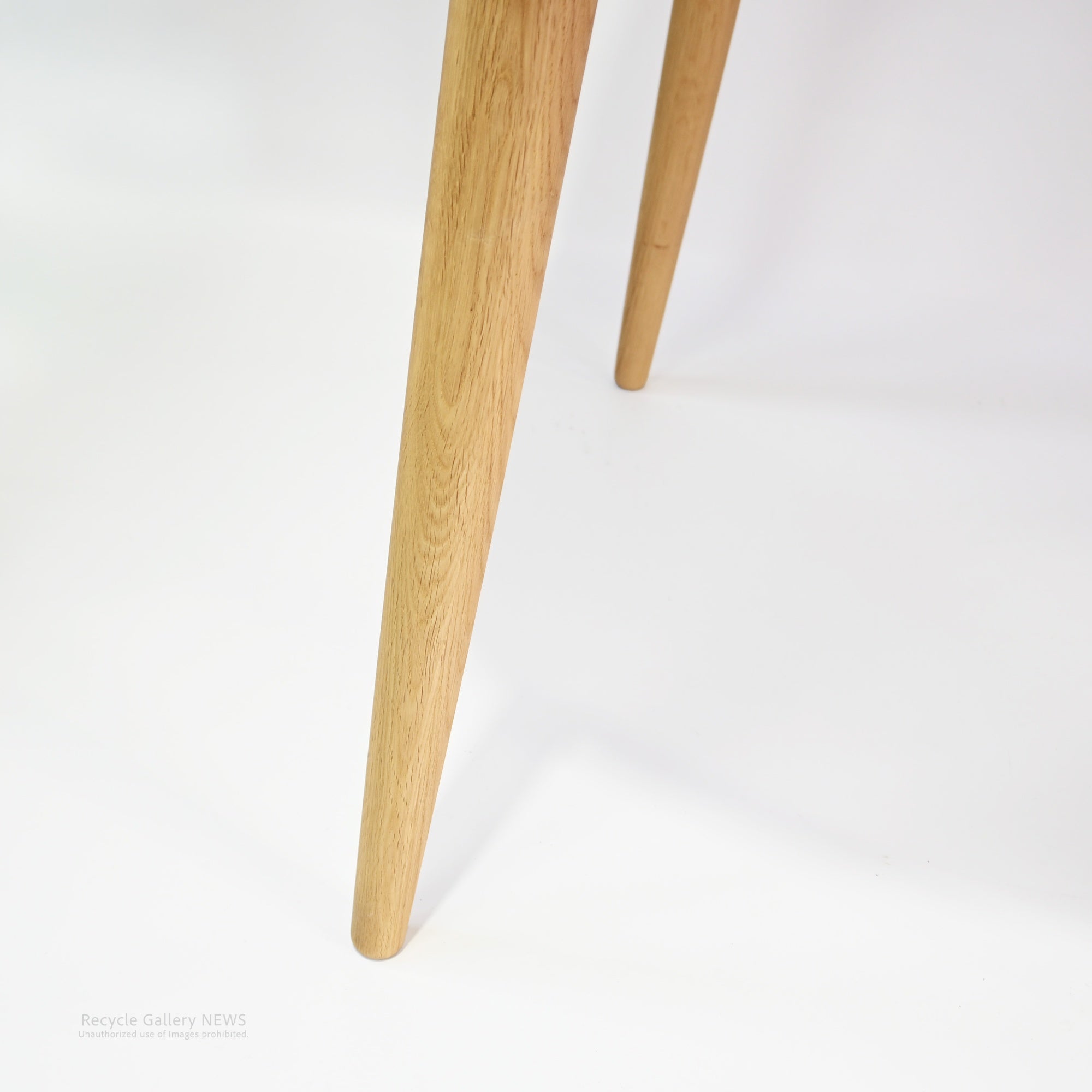 Karimoku New Standard 2-Seater Solid Wood Dining Table Minimalist Scandinavian Inspired Japan /　 カリモク 2Pダイニングセット 日本 ニュースタンダード 無垢材 北欧テイスト ミニマル