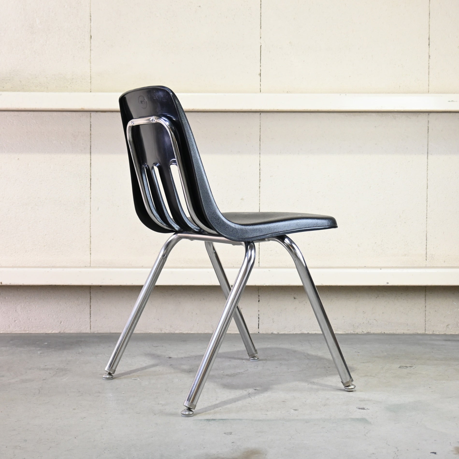 VIRCO Stacking chair Black Retro American Industrial design / バルコ スタッキングチェア ブラック レトロ アメリカン ヴィンテージ インダストリアルデザイン