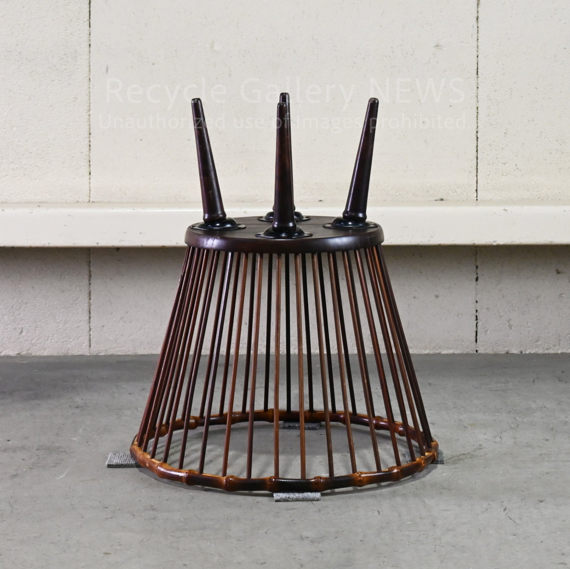 Vintage Wood & Bamboo Basket Dark Brown Magazine Rack Planter Covers Boho interior Crafts Japanese Modern / ヴィンテージ 木竹脚付きバスケット ダークブラウン マガジンラック プランターカバー 民芸 和モダン アジアンインテリア