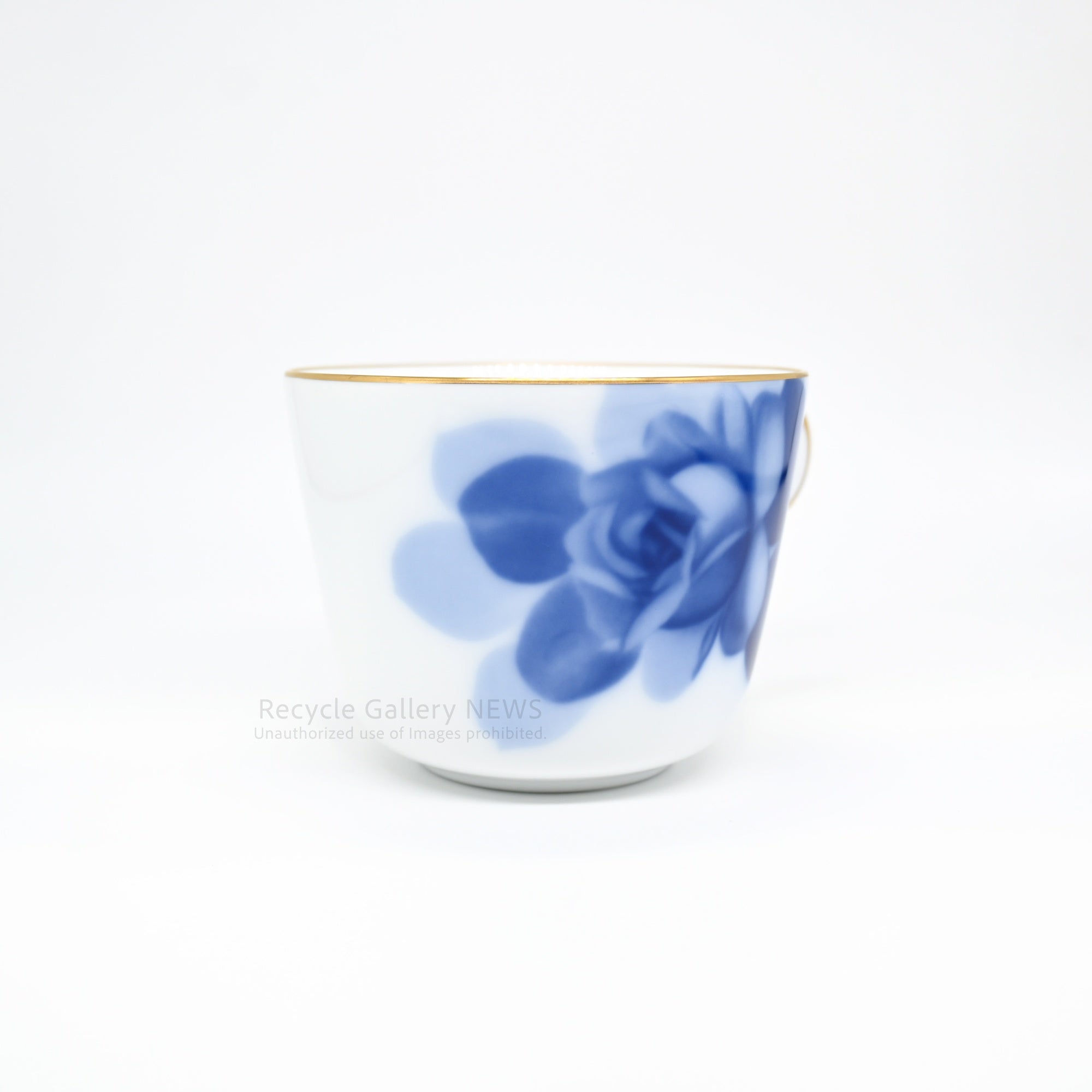 Okura Art China Blue Rose Morning Cup and Saucer White Tableware / 大倉陶園 ブルーローズ 8211 モーニングカップ＆ソーサー ペア 白 青 洋食器