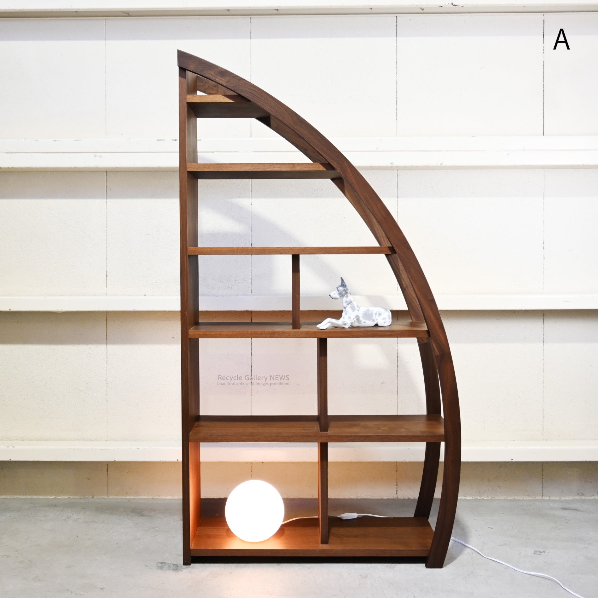 Maruyoshi Mingei Furniture DEEP Series Moon Shelf in Walnut Japanese Craftsmanship Moon Viewing  / マルヨシ民芸家具 ディープシリーズ ムーンシェルフ ウォールナット 職人技 お月見