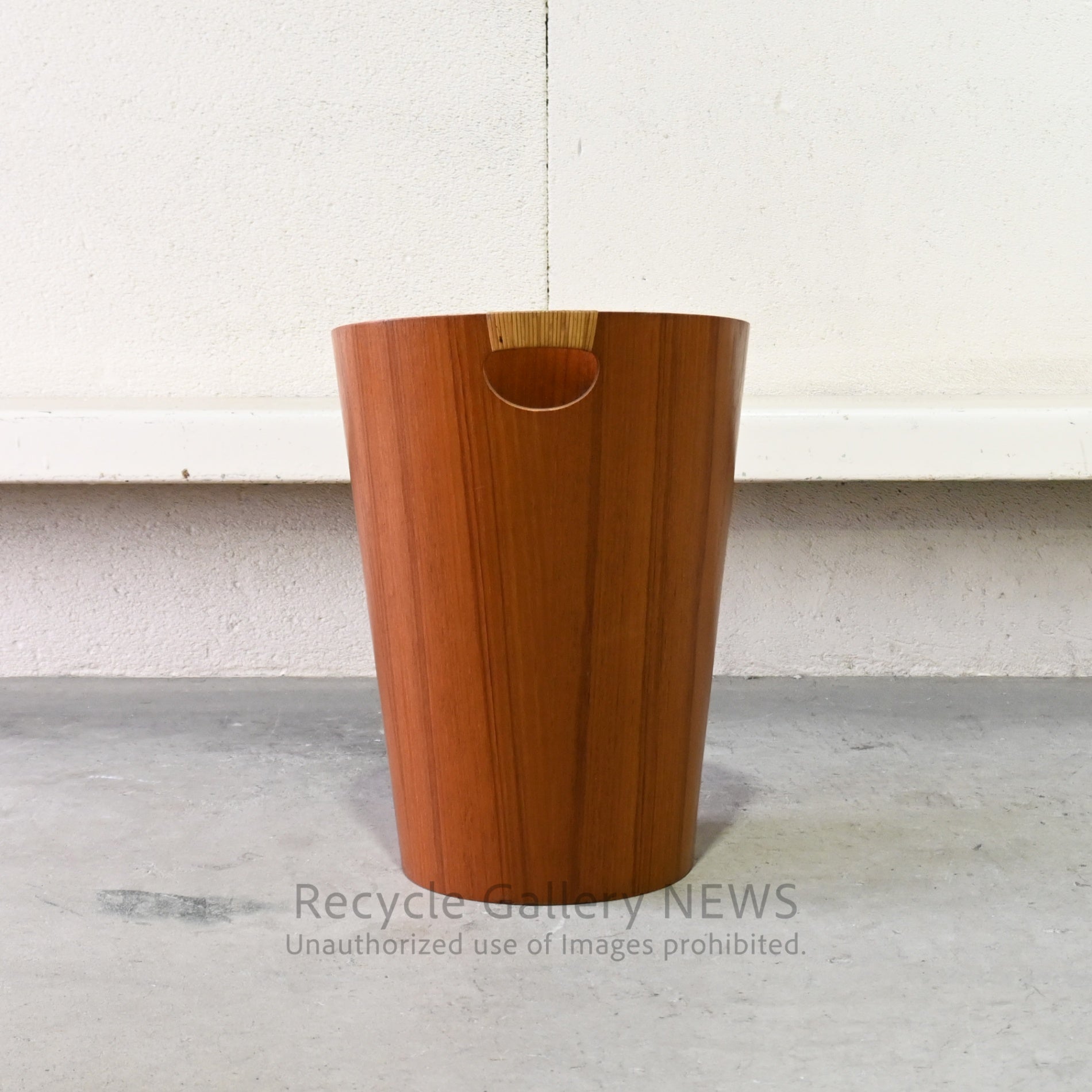 SAITO WOOD Molded Plywood Paper Basket Wastebasket Brown Discontinued / サイトーウッド 成形合板 ペーパーバスケット ゴミ箱 ブラウン 廃盤品