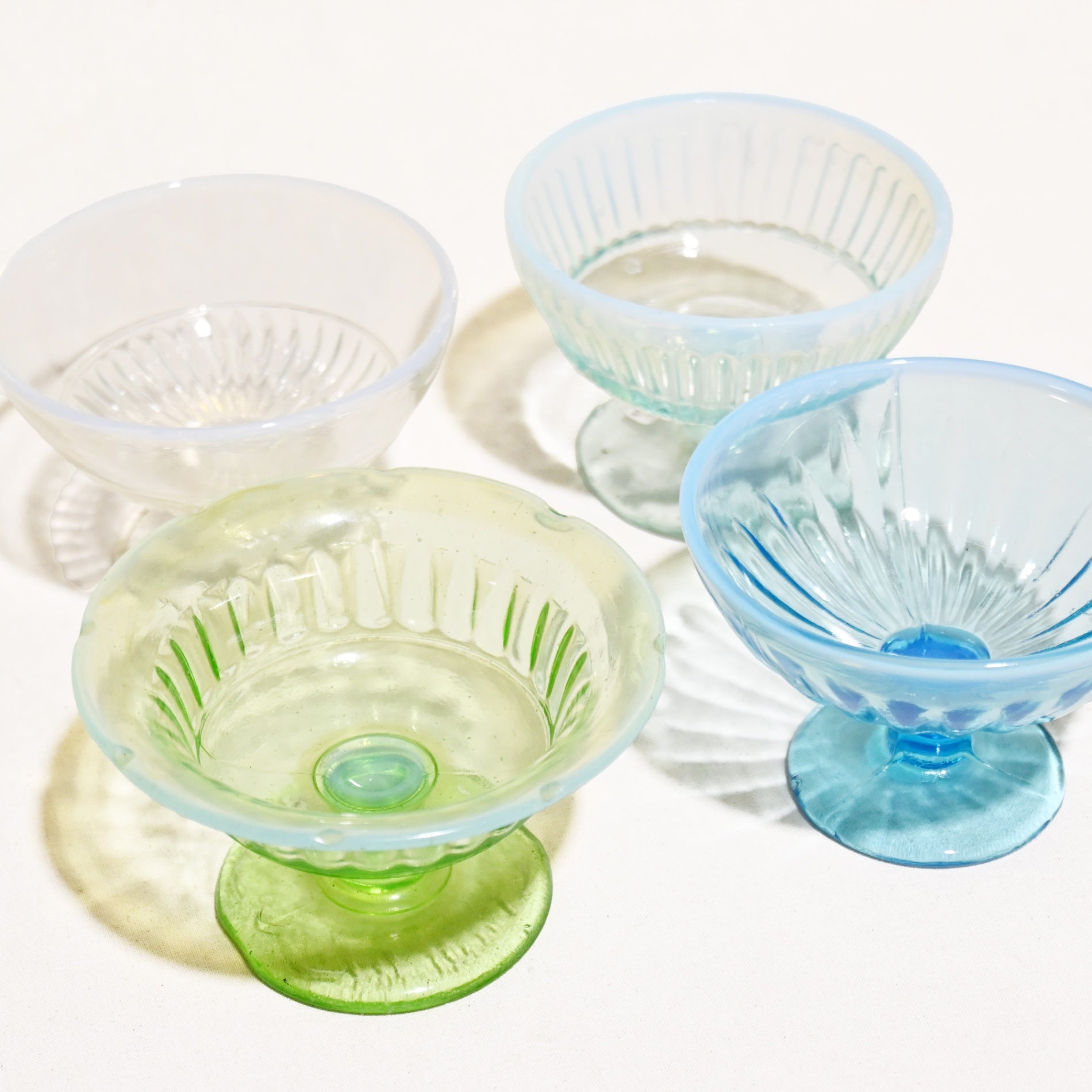 Vintage Press Glass Japanese Glass Ice Cup Hawaiian Blue Color Retro / ヴィンテージ プレスガラス 和ガラス 氷コップ 水色 ハワイアンブルー レトロ