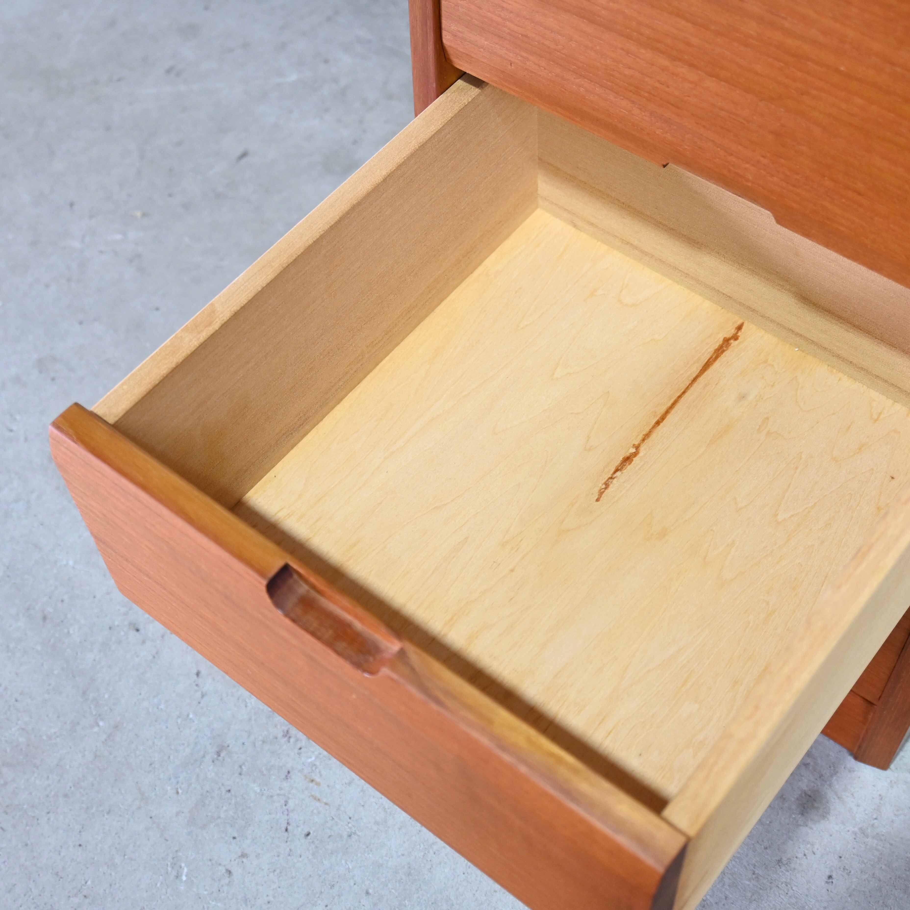 Japan vintage Teakwood 6 drawers Small chest / ジャパンヴィンテージ チーク材 6段 スモールチェスト