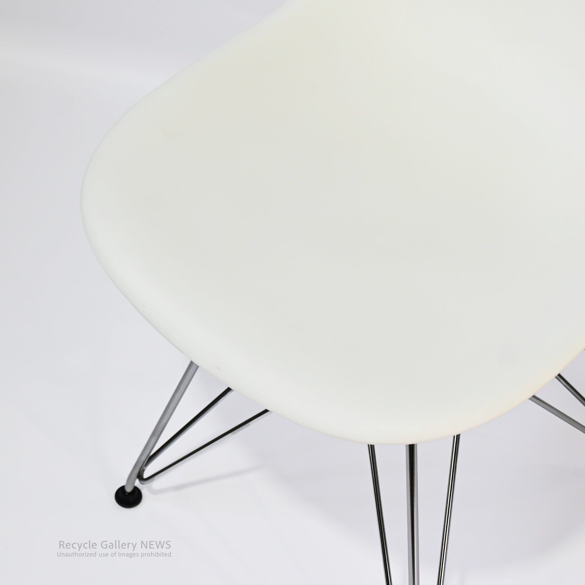 Herman Miller Eames DSR Side Chair with Wire Base American Mid Century Modern Designer Furniture Polypropylene / イームズシェルサイドチェアDSR ワイヤーベース デザイナーズ アメリカ ミッドセンチュリー ポリプロピレン