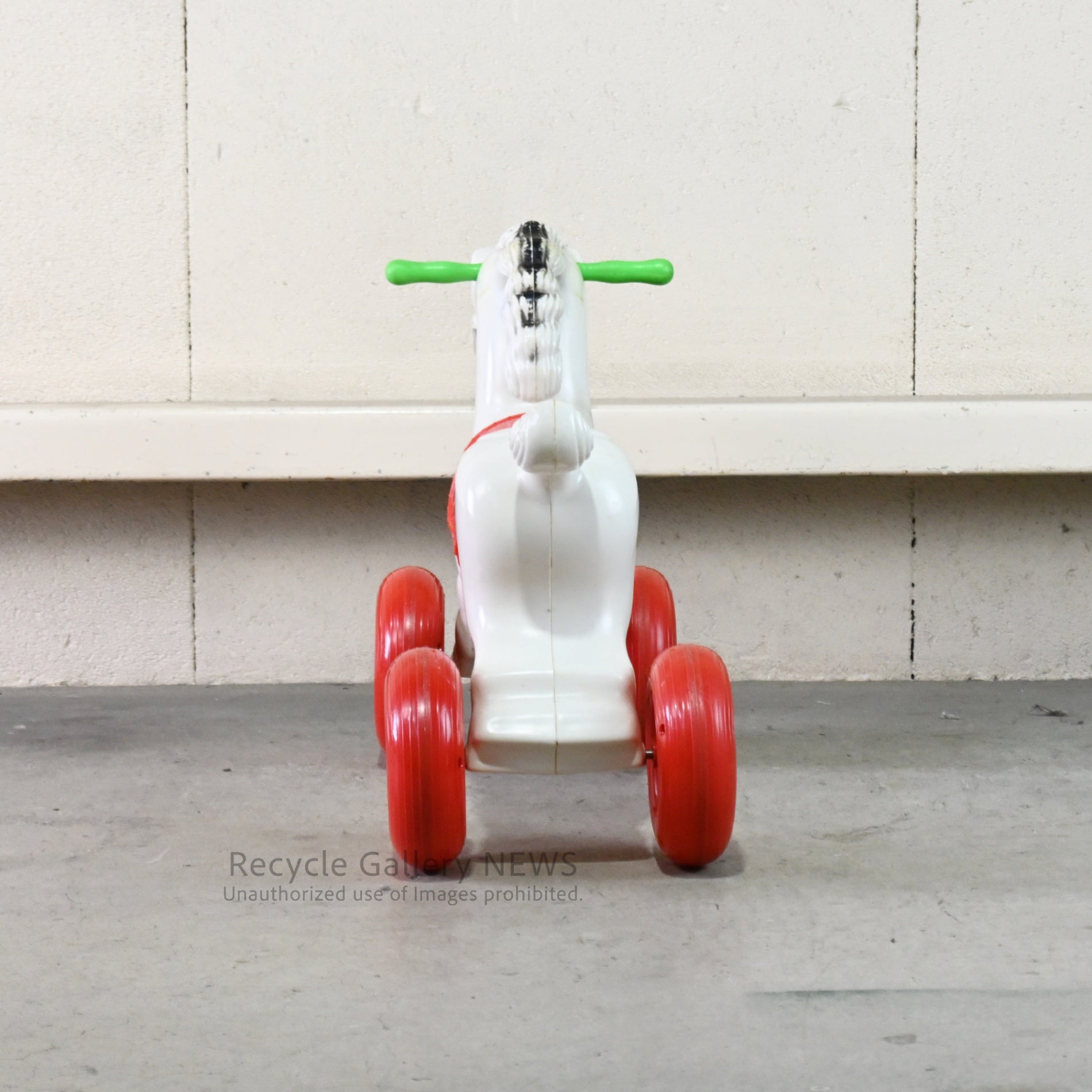 Rocking horse Pull-along Plastic resin Retro Vintage for display / 木馬 引きぐるま プラスチック樹脂製 レトロ ヴィンテージ 観賞用