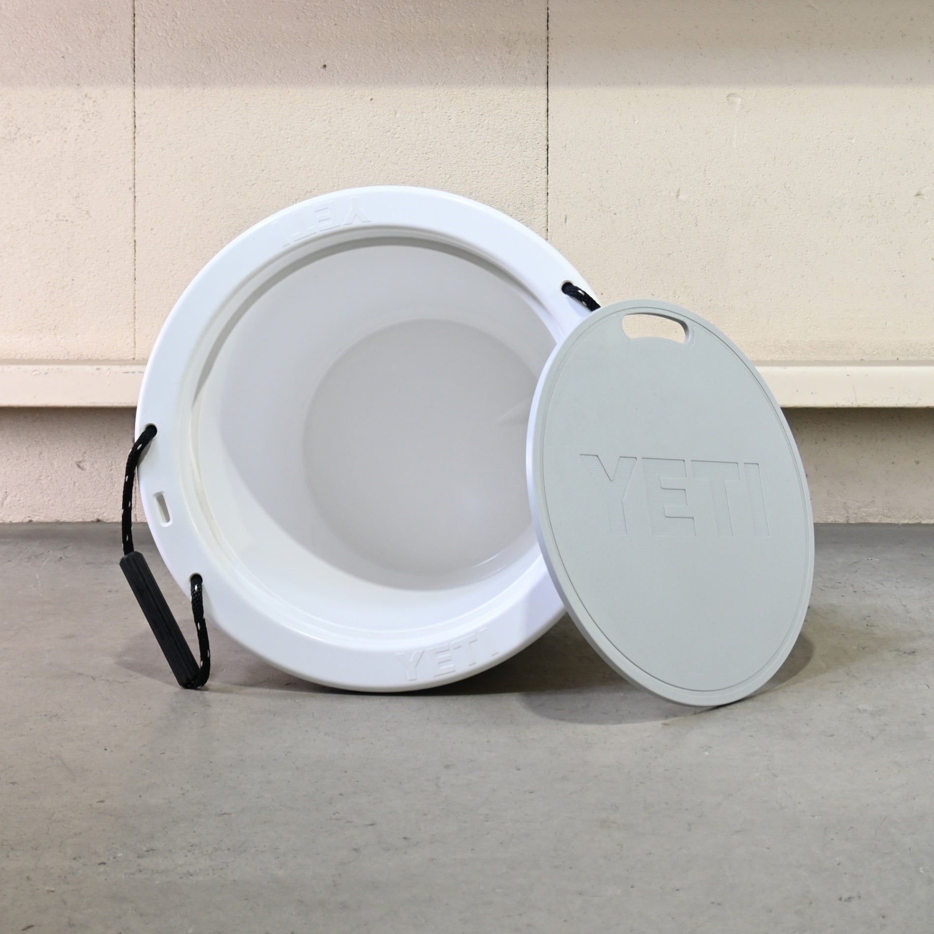 YETI Tank 45 Ice Cooler Bucket Cooler Box Outdoor Cooling USA / イエティ タンク45　アイスクーラーバケツ クーラーボックス アウトドア アメリカ