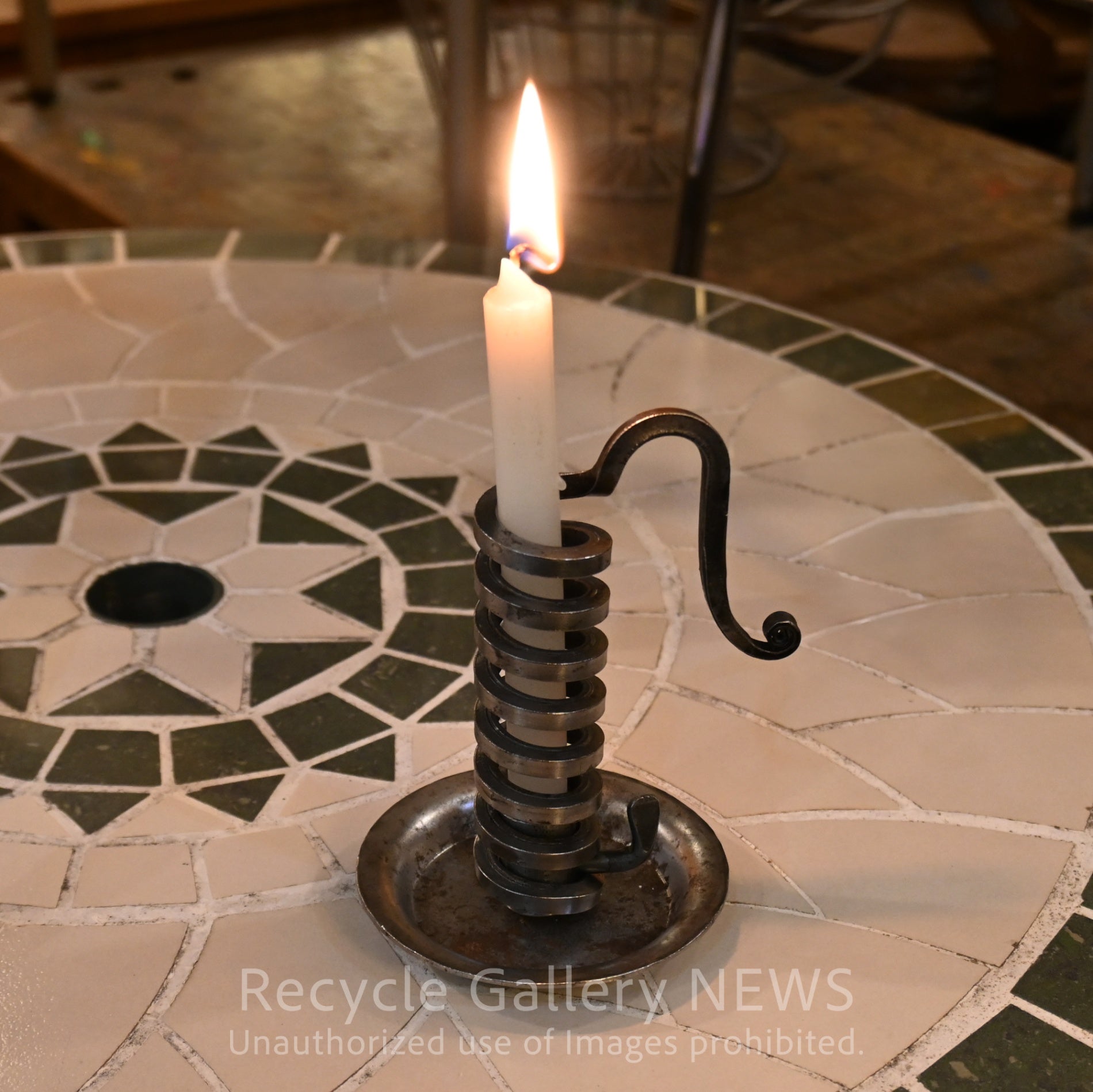 Vintage Iron Spring Candle Stand / 鉄製 スプリング 回転式キャンドルスタンド 蝋燭立て ヨーロッパヴィンテージ