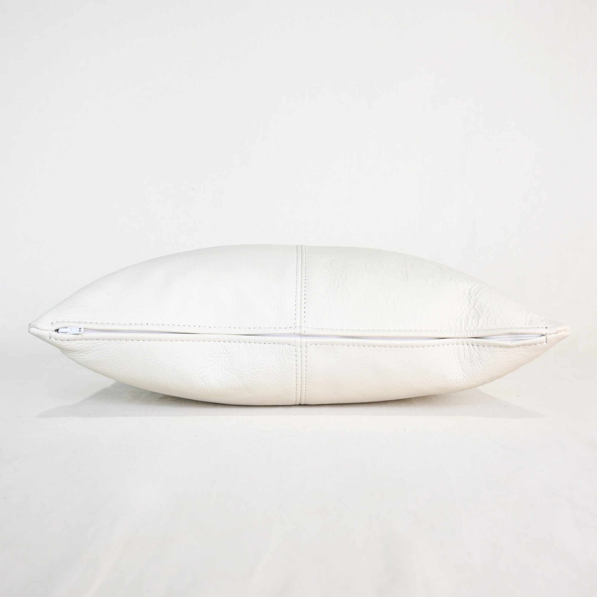 Cassina.ixc White leather cushion Cowhide Genuine Leather Italy Japan / カッシーナ・イクスシー ホワイトレザー クッション イタリアンブランド 日本