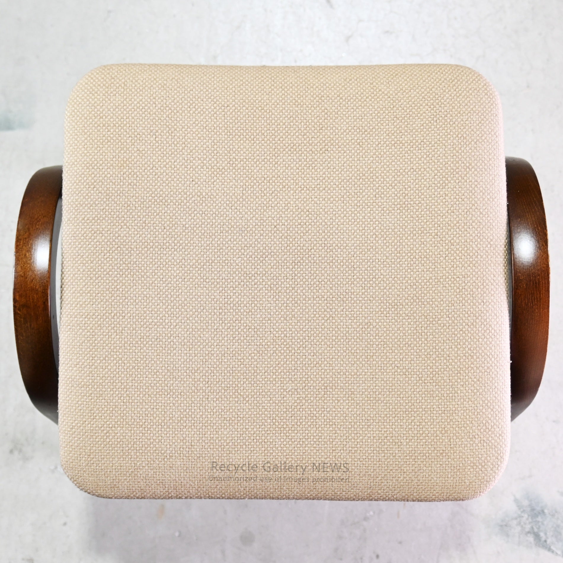 Bentwood "Kenmochi Stool" by Isamu Kenmochi for Akita Mokko Japanese Modern / 秋田木工 剣持スツール 日本 曲木 ジャパニーズモダン 剣持勇