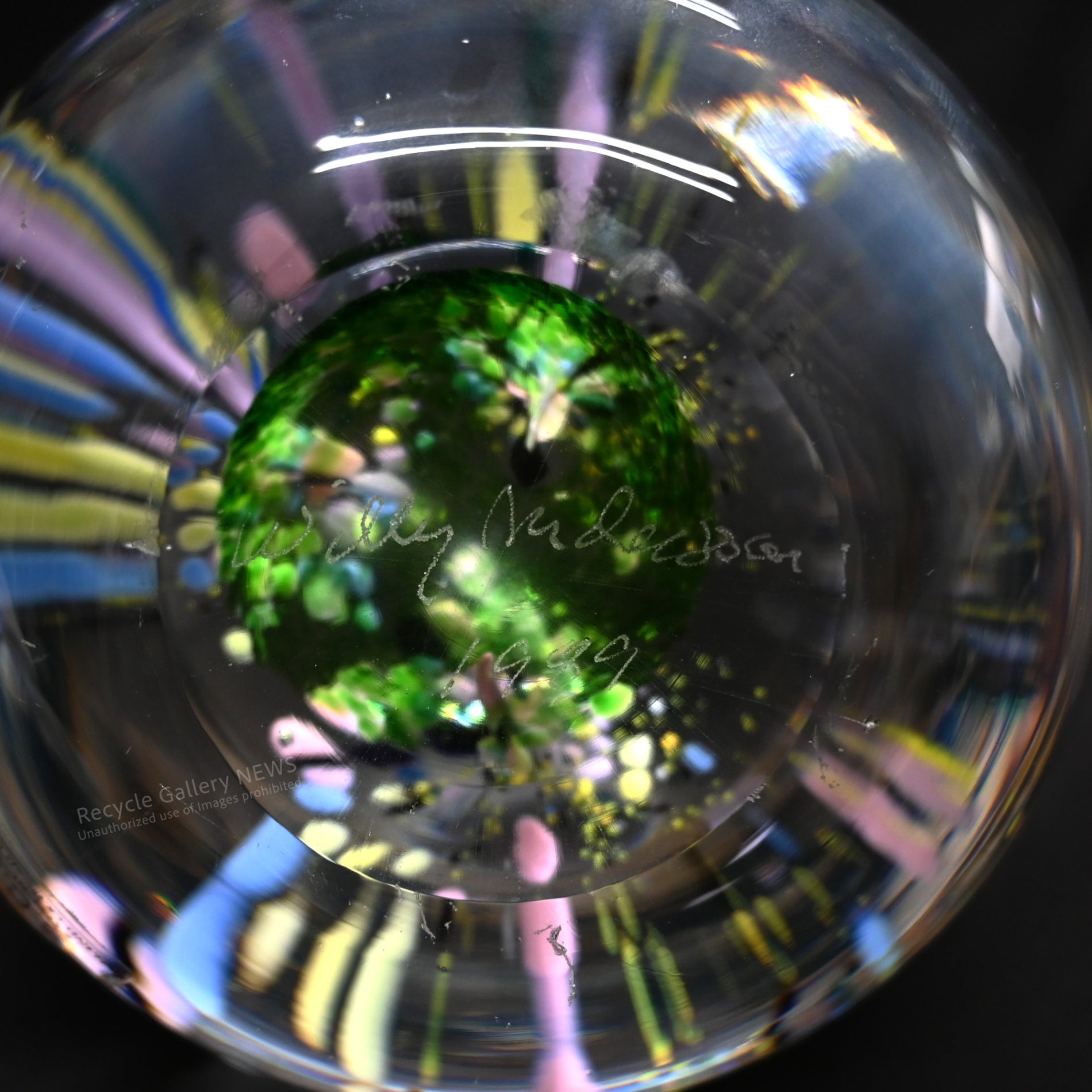S.C.F Hand Crafted Glass Paperweight Signed on the base / スウェーデン交流センター ハンドクラフト 硝子 ペーパーウェイト サイン入り
