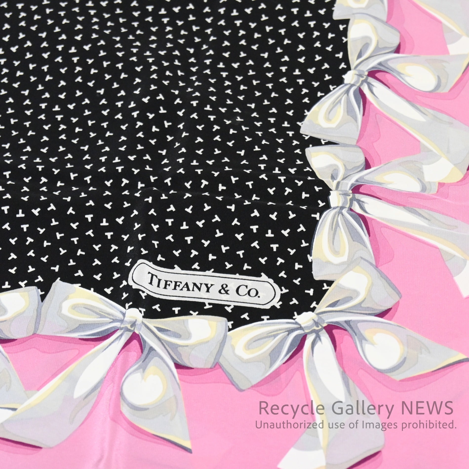 Tiffany Ribbon scarf Pink and black / ティファニー リボン柄