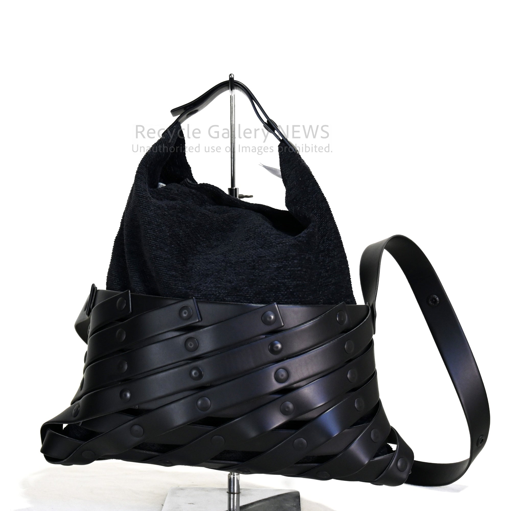 ISSEY MIYAKE Spiral Grid 2-Way Large Bag IM13AG502 Black