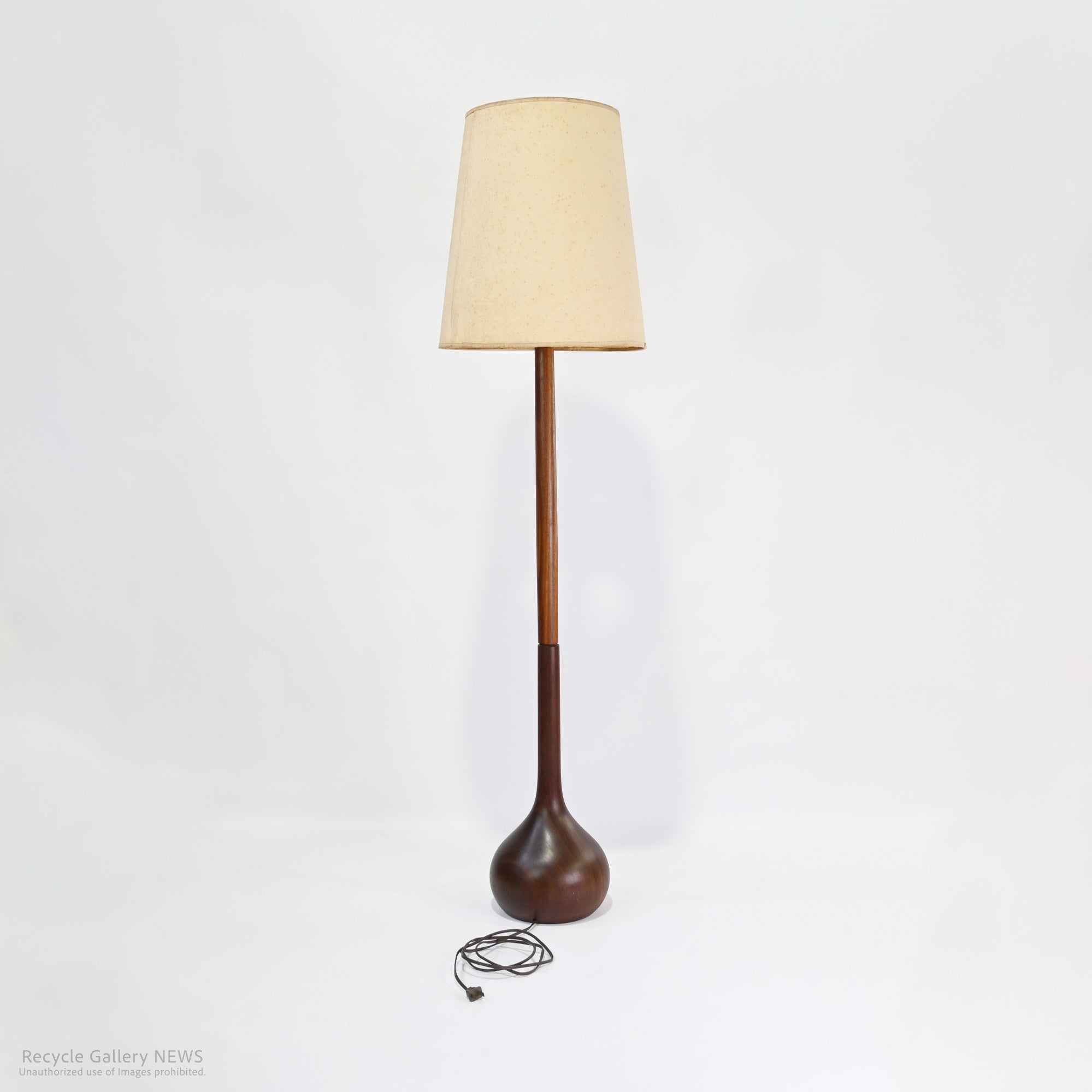 Scandinavian vintage Teardrop base Floor stand masterpiece Denmark / 北欧ヴィンテージ ティアドロップベース フロアスタンドライト マスターピース デンマーク