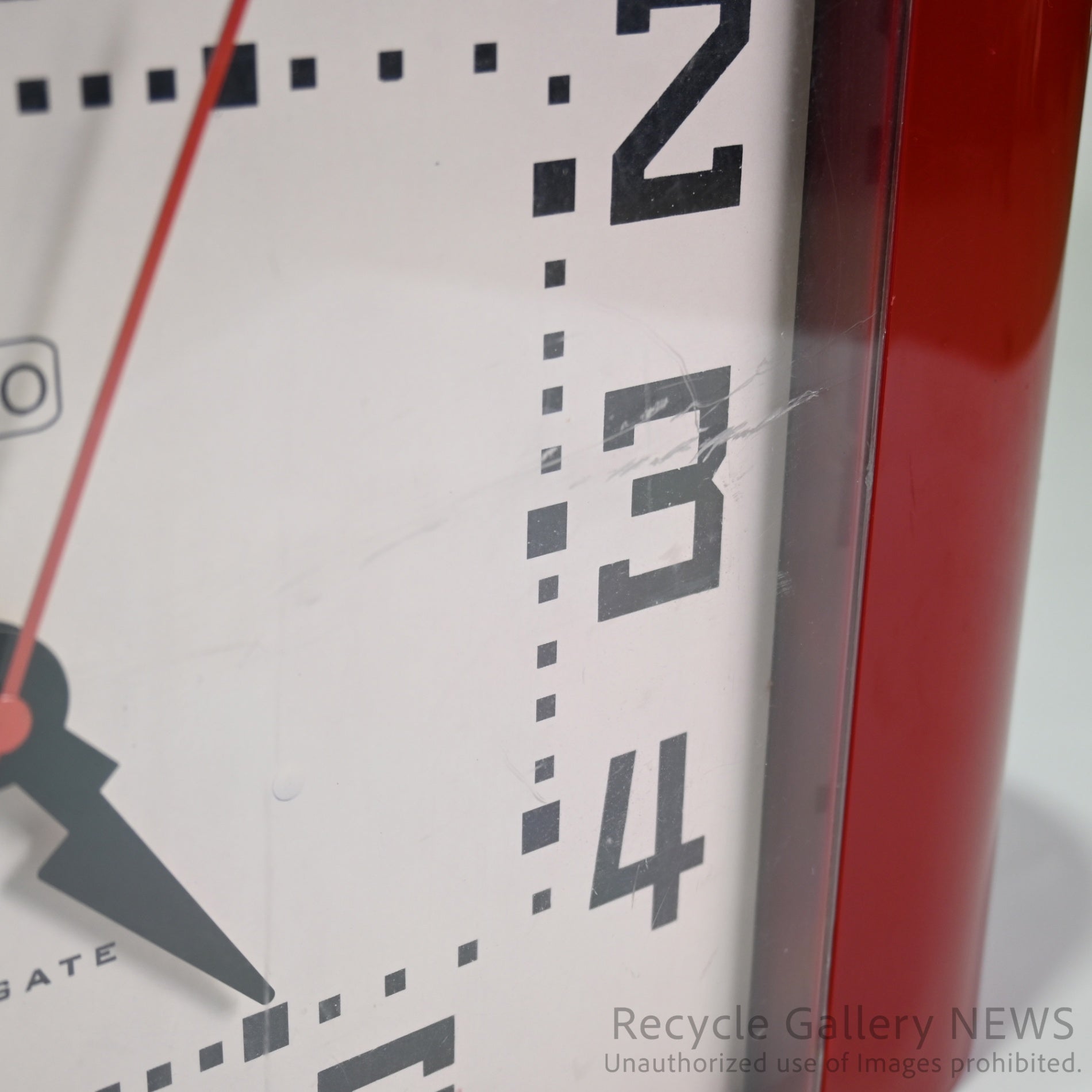 NEWGATE "METRO" Wall Clock Red / ニューゲート "メトロ" 壁掛け時計 赤