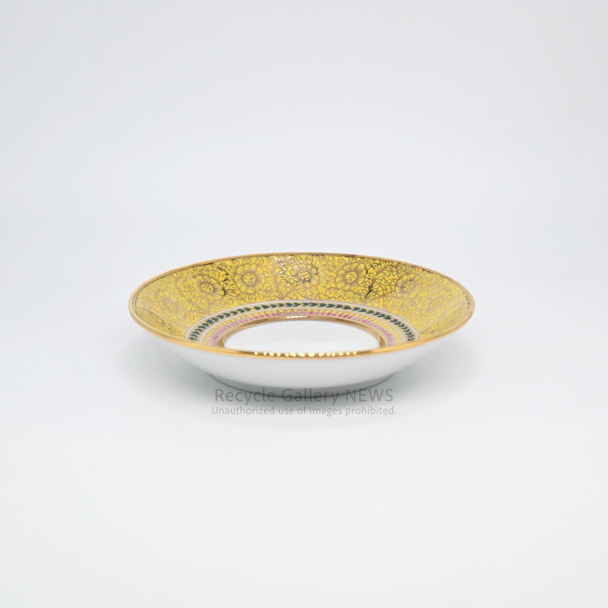 Thai Benjarong Cup & Saucer Gold Gilding Exotic Style Yellow / タイ陶磁器 ベンジャロン焼き C&S 金彩 エキゾチック イエロー