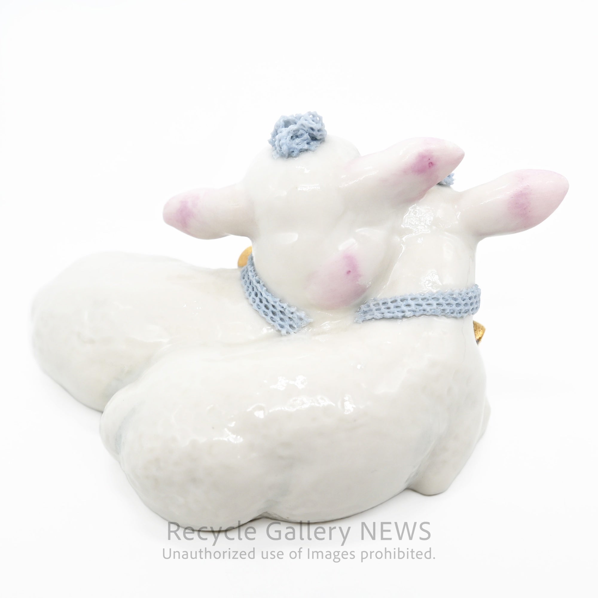 Irish Dresden Lace Porcelain White Lamb Figurine / アイリッシュ・ドレスデン 羊モチーフ 磁器 フィギュリン レース磁器 白 パステルカラー