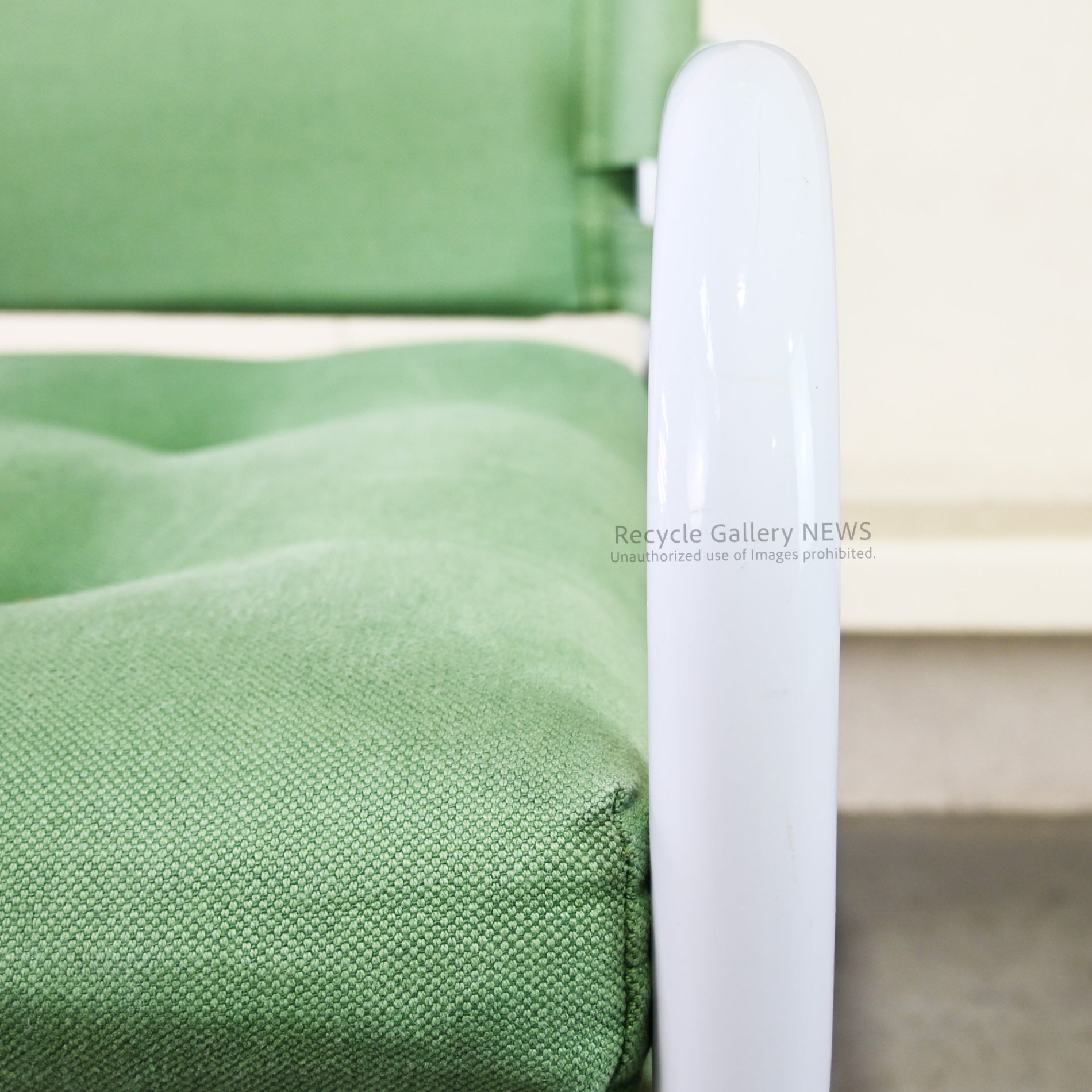 Innovator  Captain Chair Green Color Wood  Metal Sweden Scandinavian Modern Mid-Century / イノベーター キャプテン チェア 緑色 木 金属 スウェーデン 北欧モダン ミッドセンチュリー