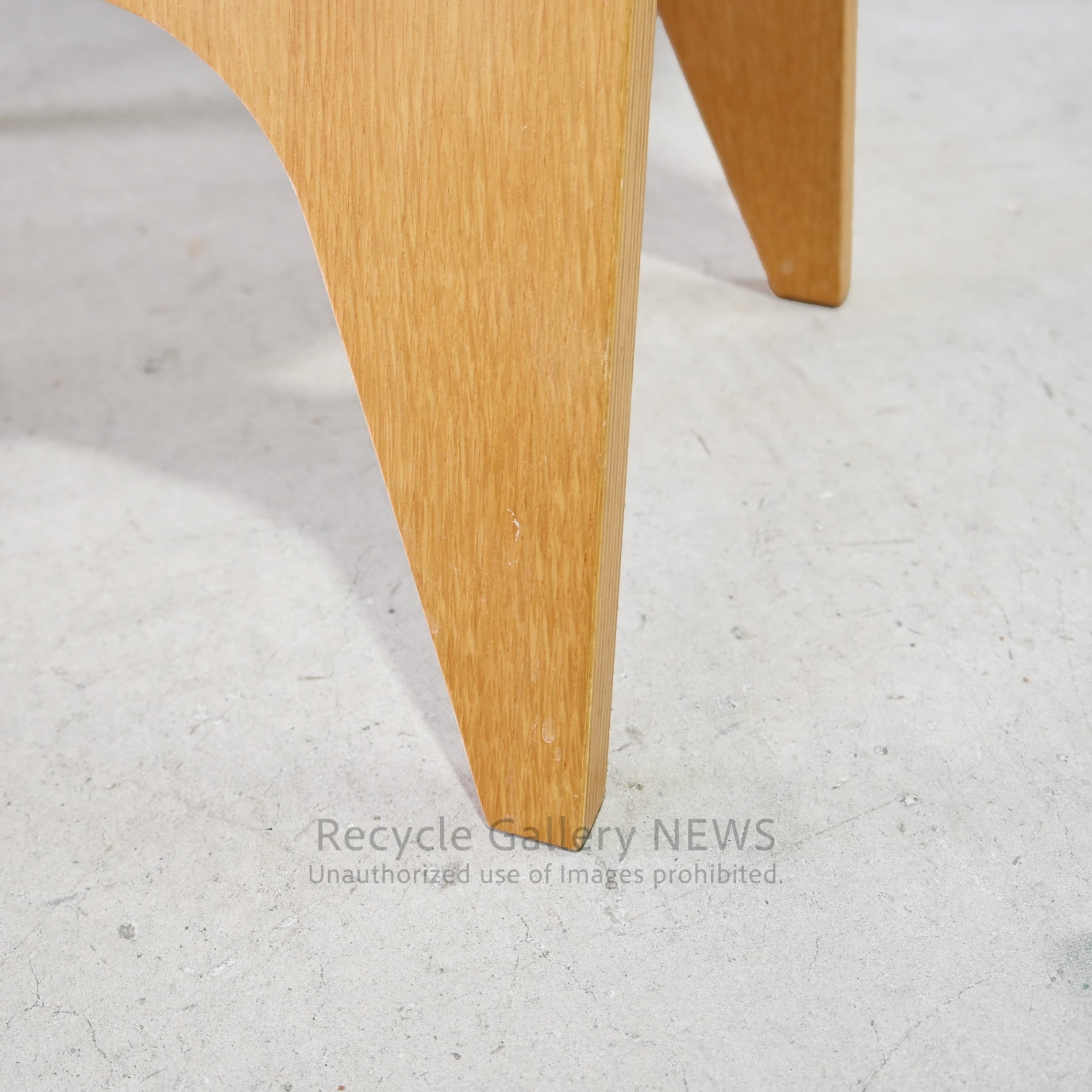 Tendo Mokko Wooden Low Chair by Daisaku Choh  Junzo Sakakura Japanese Modern / 天童木工 中座椅子 木製 長大作 坂倉準三 ジャパニーズモダン