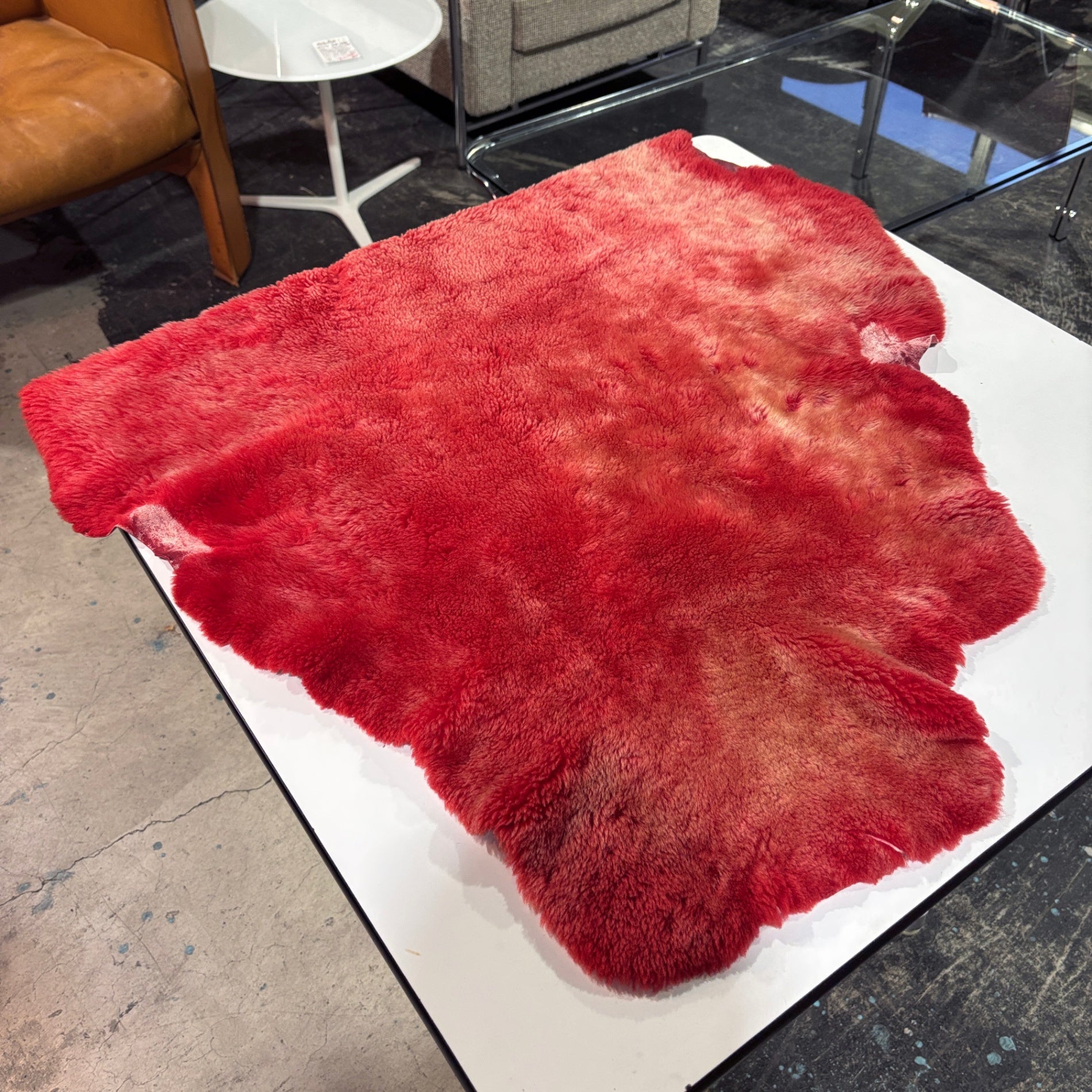 Red sheepskin rug / ムートンラグ 赤 羊 絨毯