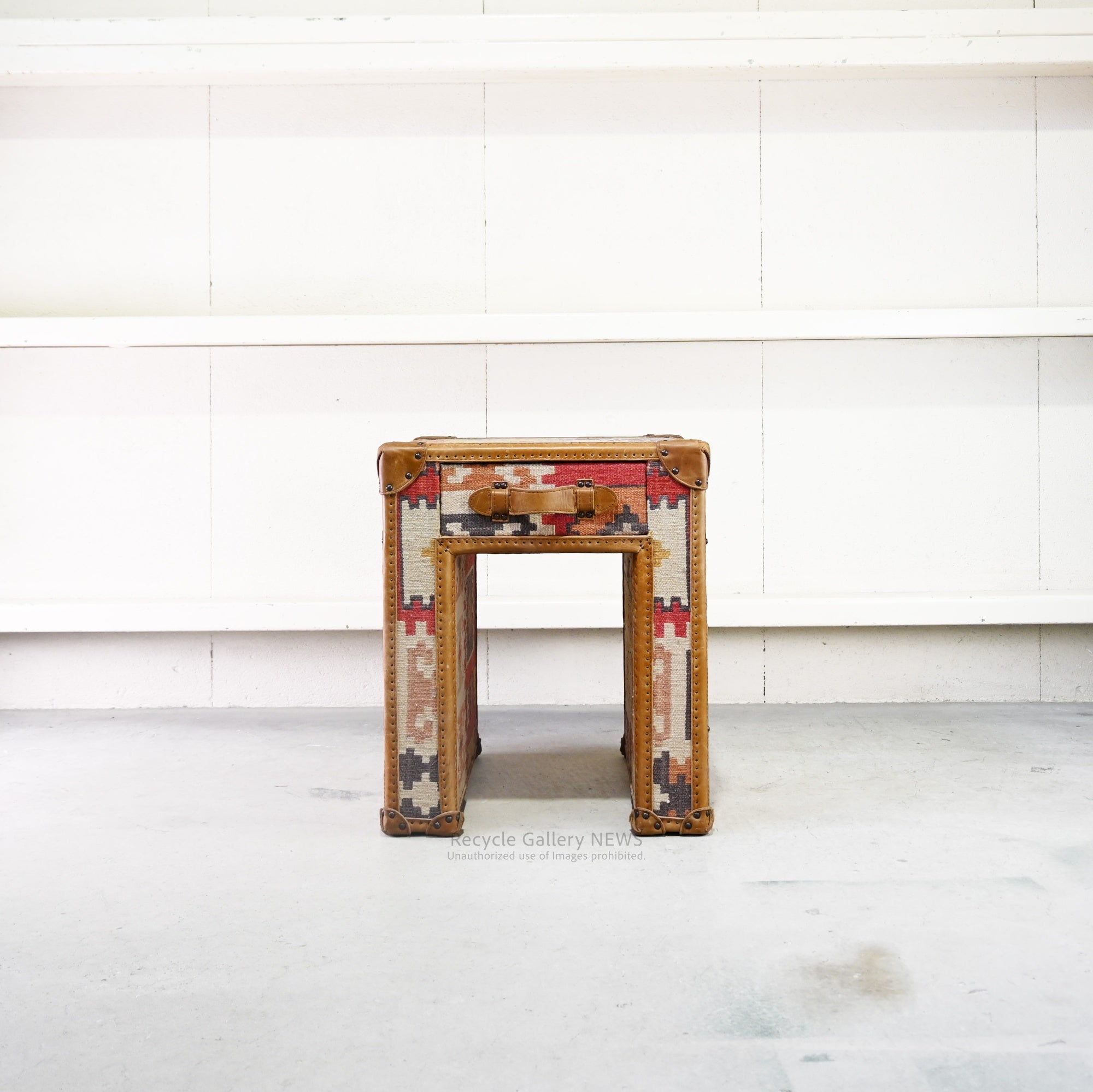 HALO SLAB LAMP TABLE KILIM Handcrafted British Leather Exotic