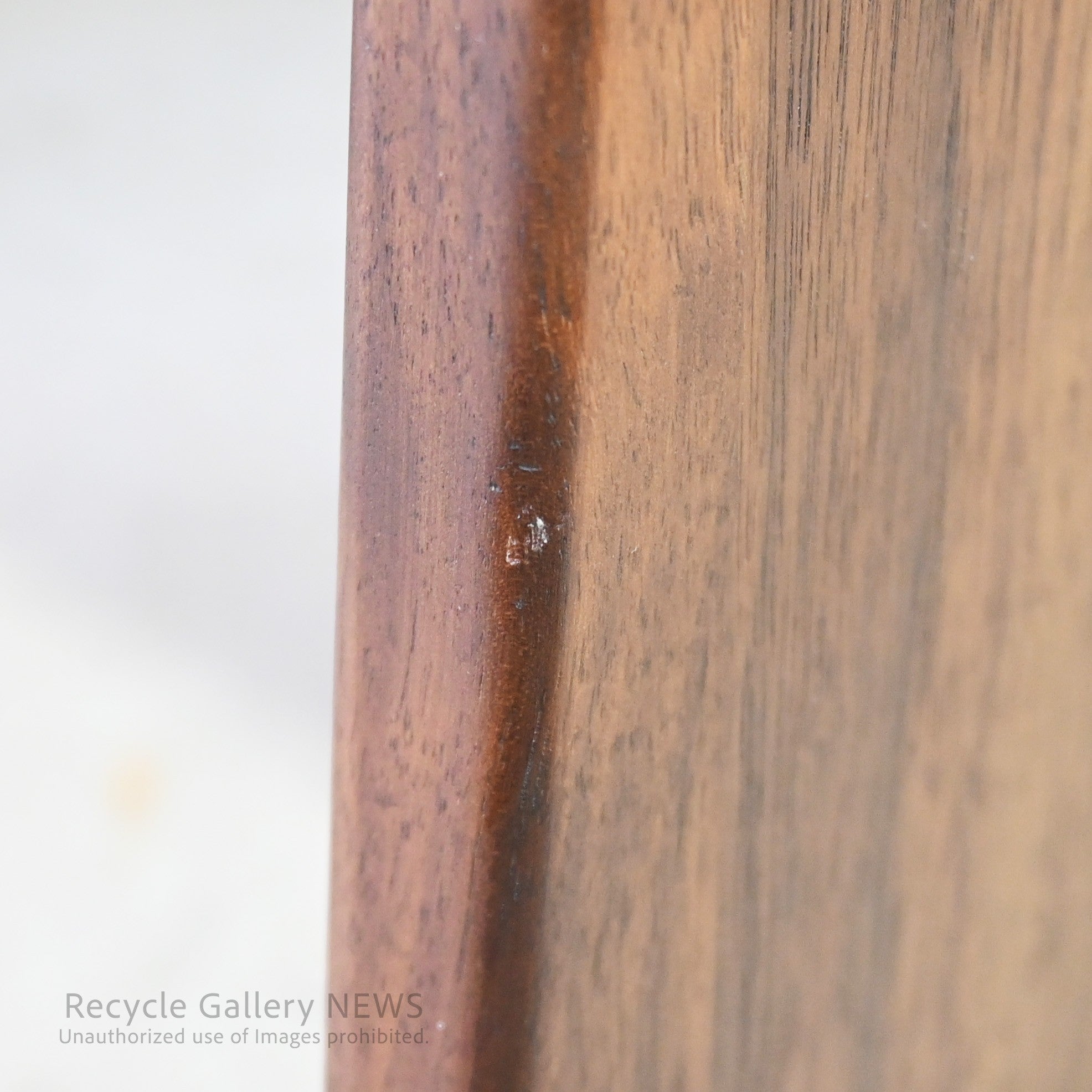 Kuwaya "Ridgeline 48" Solid Wood Multi Stool & Arm Table Japan / クワヤ リッジライン 48 マルチスツール 日本 ウォールナット ベランダ アームテーブル