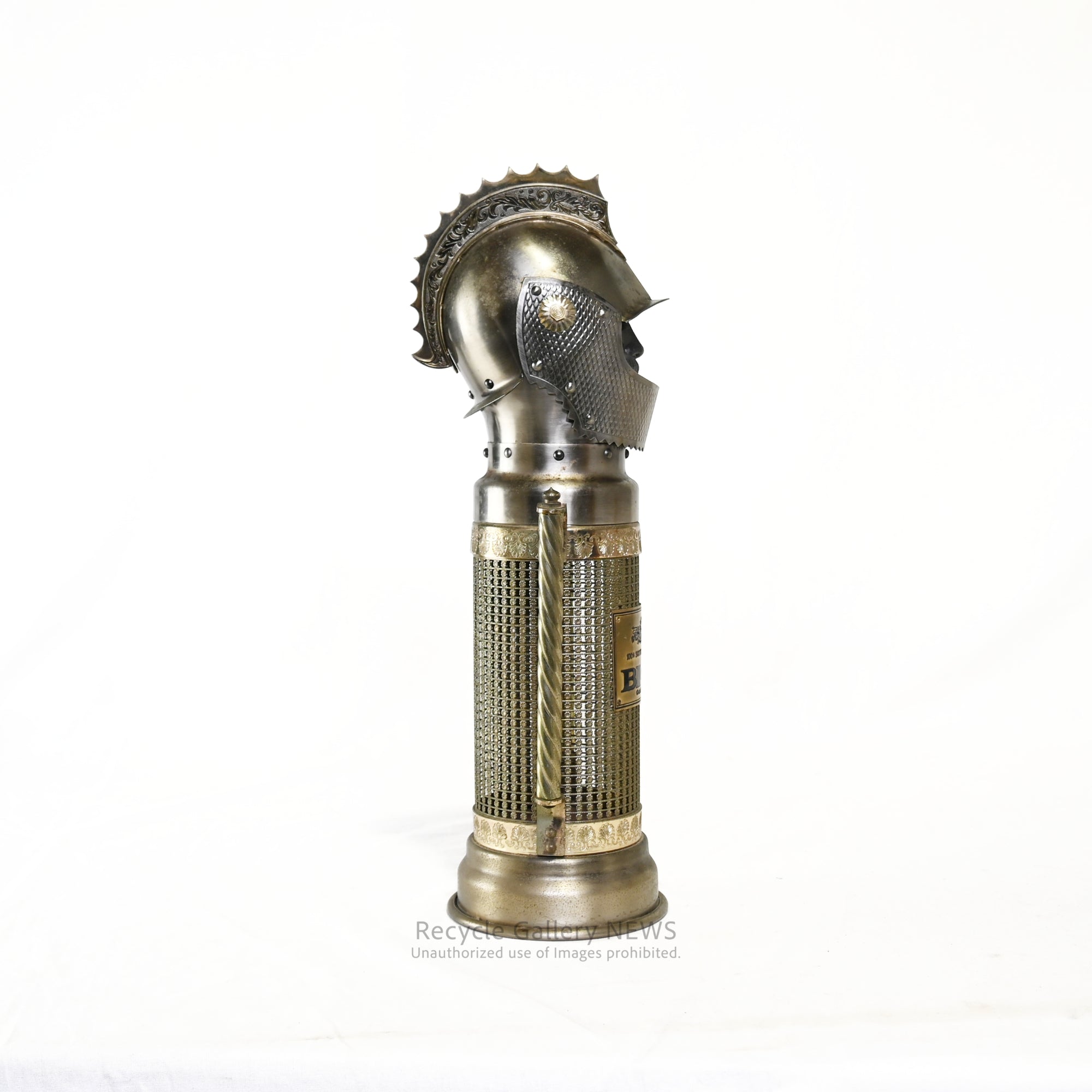 Musical Whiskey Bottle Case　Western Spirits Ornament Armor Takara Shuzo BIC'T /オルゴール付きウィスキー ボトルケース 洋酒 装飾品 甲冑 宝酒造 BIC'T