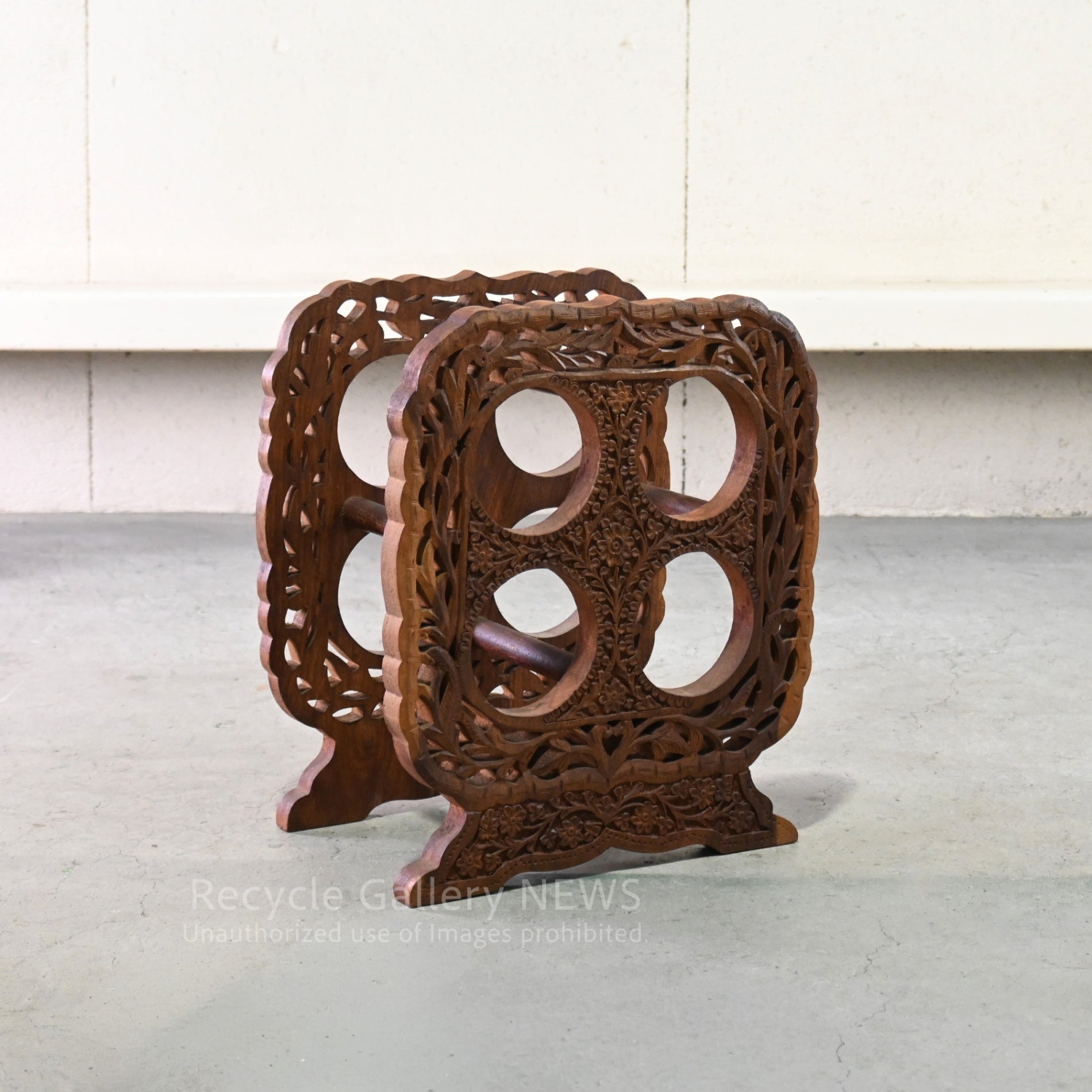 Indian Hand-Carved Wooden Wine Rack Dark Brown Oriental Boho / インド製 ハンドメイド 透かし彫り ワインラック 木製 ダークブラウン 収納ラック オリエンタル アジアンリゾート