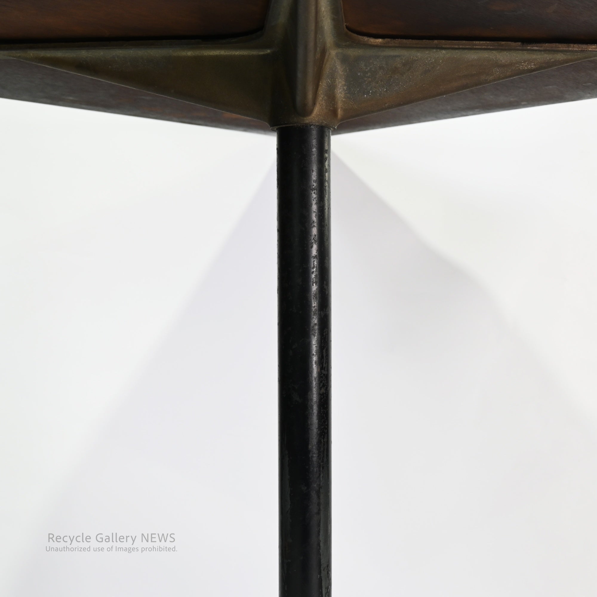 Herman Miller Eames Center Table by Charles & Ray Eames American Mid Century Modern Architectural Form / イームズセンターテーブル ミッドセンチュリー アメリカ チャールズ＆レイ・イームズ 建築