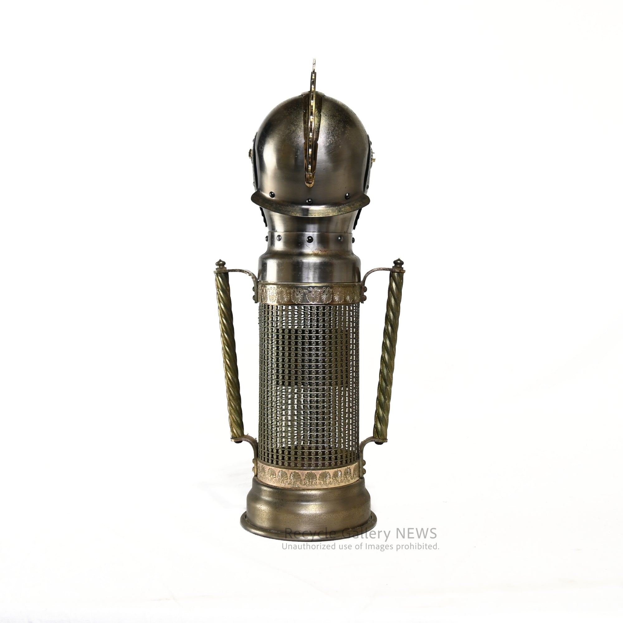 Musical Whiskey Bottle Case　Western Spirits Ornament Armor Takara Shuzo BIC'T /オルゴール付きウィスキー ボトルケース 洋酒 装飾品 甲冑 宝酒造 BIC'T