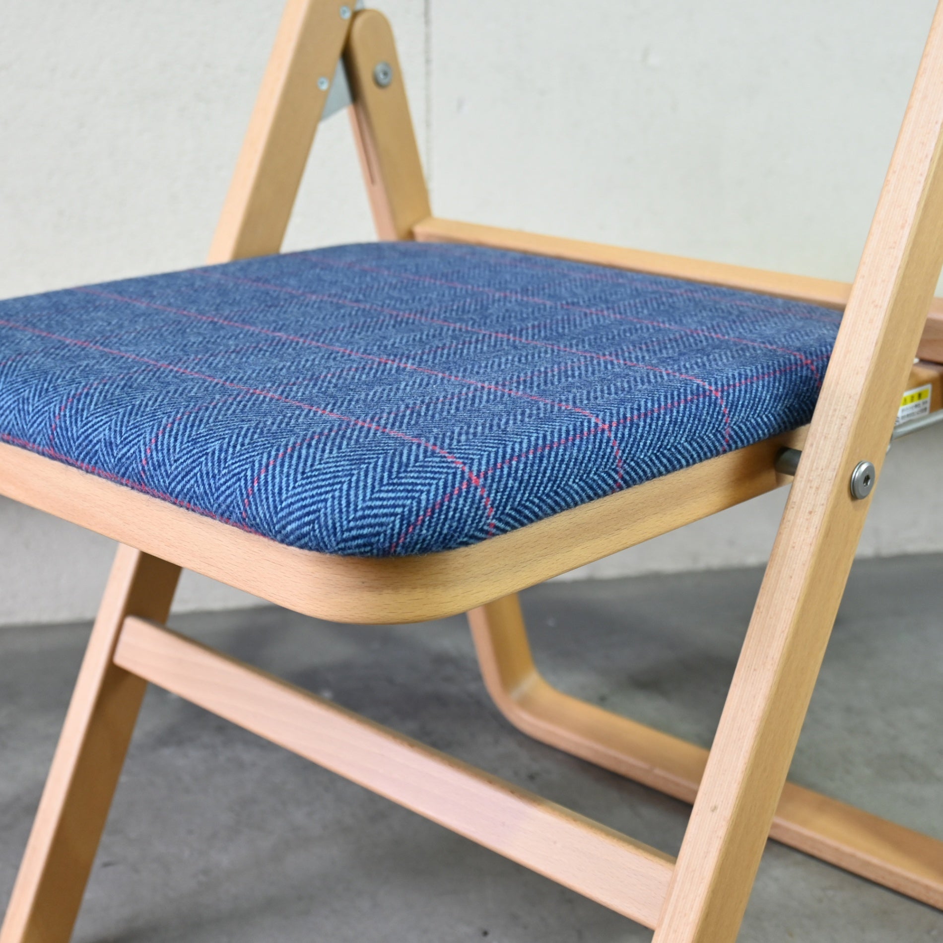 Tendo Folding chair T-3229WB-NT Japan Molded plywood / 天童木工 フォールディングチェア 折りたたみ椅子 廃盤シート張地布 日本 成形合板 木材