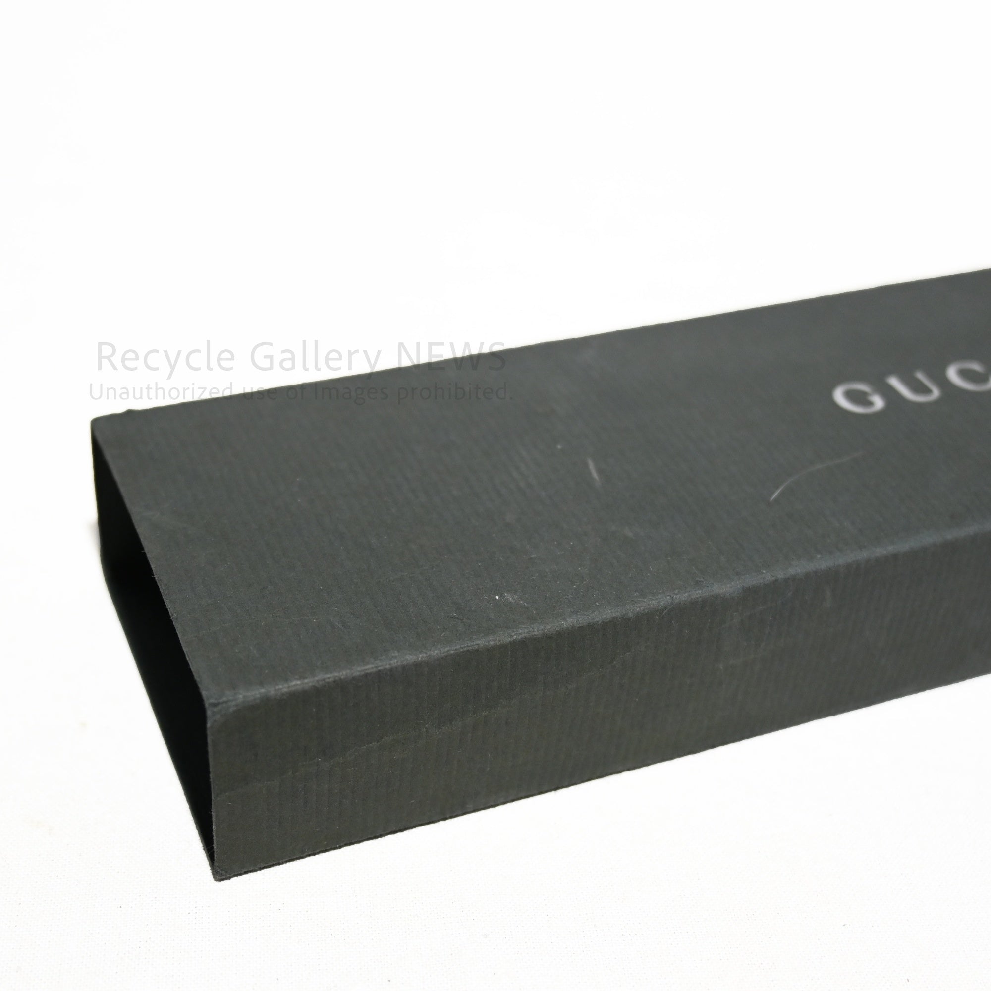 Gucci 6000.2.L Quartz Gold White Shell Operation Unconfirmed Treated as Junk / グッチ クオーツ ゴールド ホワイトシェル 動作未確認・ジャンク扱い