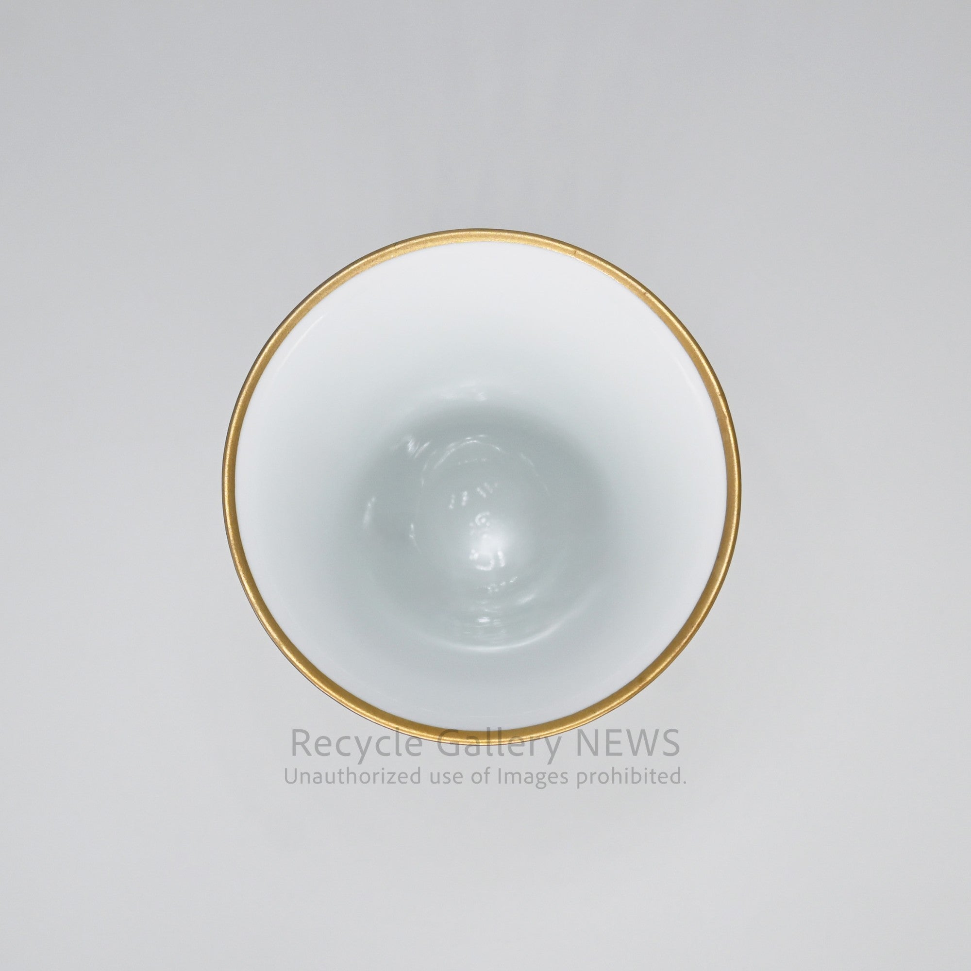 Okura Art China Porcelain Wine Goblet Painterly Design Japanese Modern Gold Gilding White / 大倉陶園 陶磁器ワイングラス ゴブレット 絵画デザイン 和モダン 金彩 白