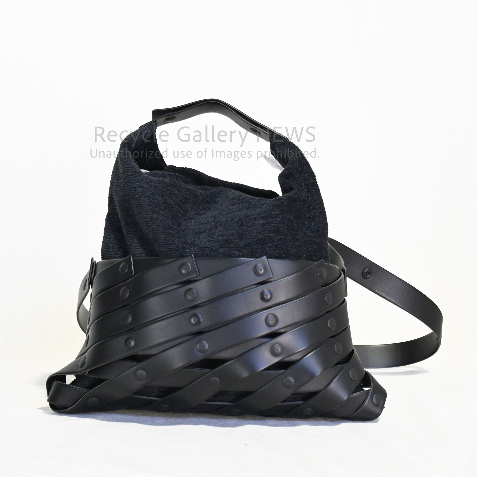 ISSEY MIYAKE Spiral Grid 2-Way Large Bag IM13AG502 Black / イッセイミヤケ スパイラルグリッド ラージバッグ ブラック