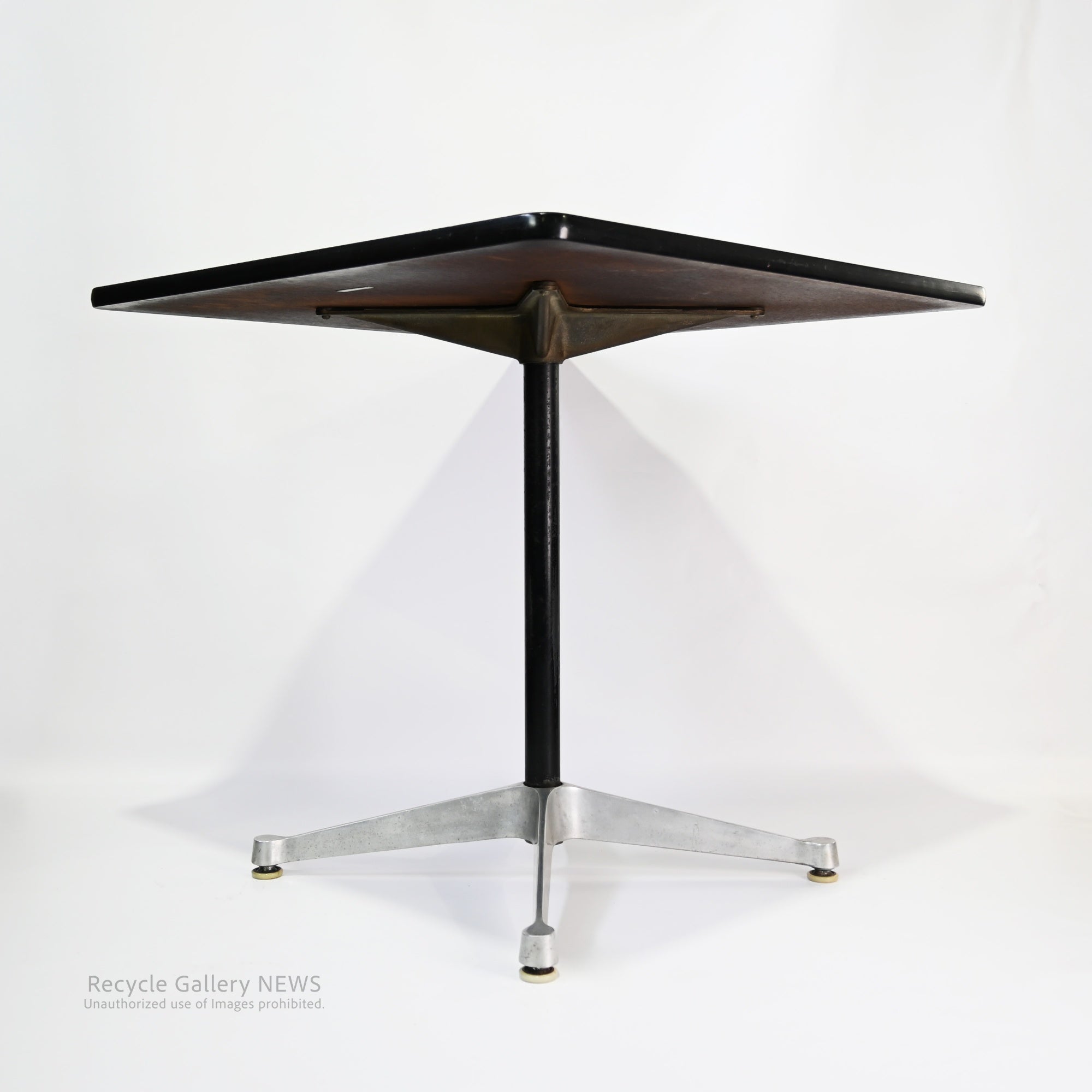 Herman Miller Eames Center Table by Charles & Ray Eames American Mid Century Modern Architectural Form / イームズセンターテーブル ミッドセンチュリー アメリカ チャールズ＆レイ・イームズ 建築