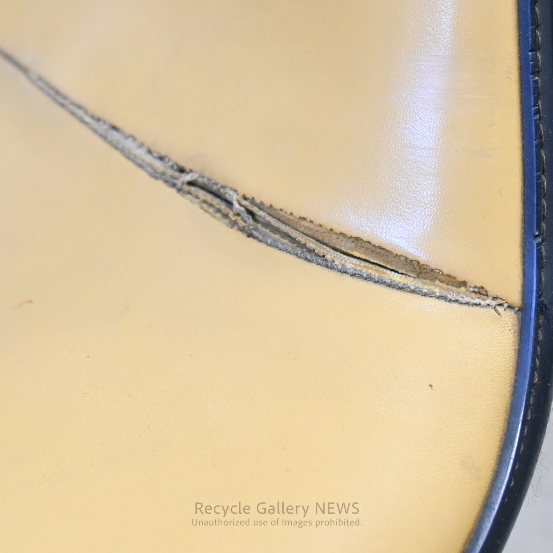 Vintage Herman Miller Eames 1st Generation Arm Shell Chair American Mid Century With Damage / ハーマンミラー イームズ アームシェルチェア 1ｓｔ ﾀﾞﾒｰｼﾞ イームズ夫妻 ミットセンチュリー アメリカ