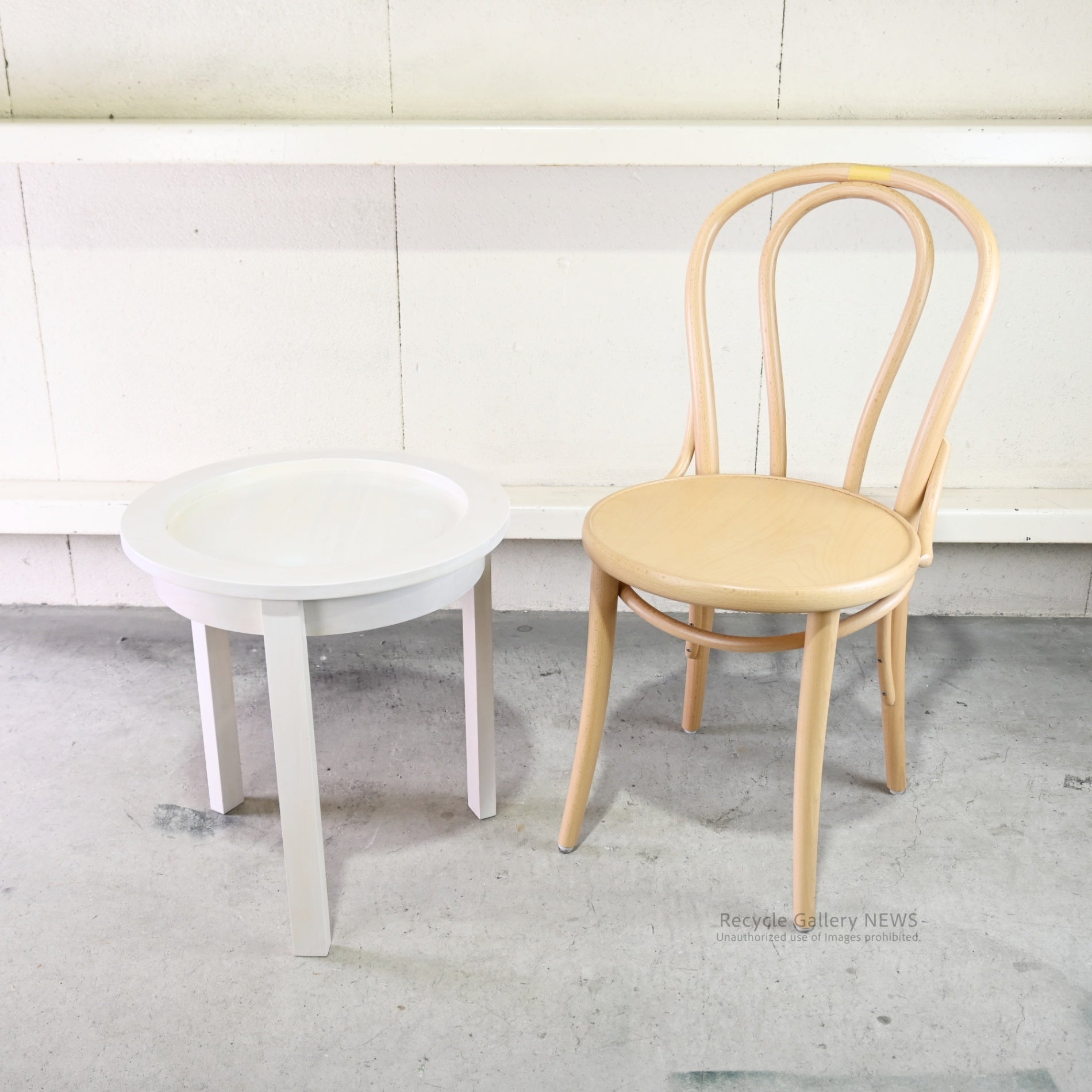 Cassina SELENE  Wooden Round Side Table Italy / カッシーナ セレーネ 木製 ラウンドサイドテーブル イタリア