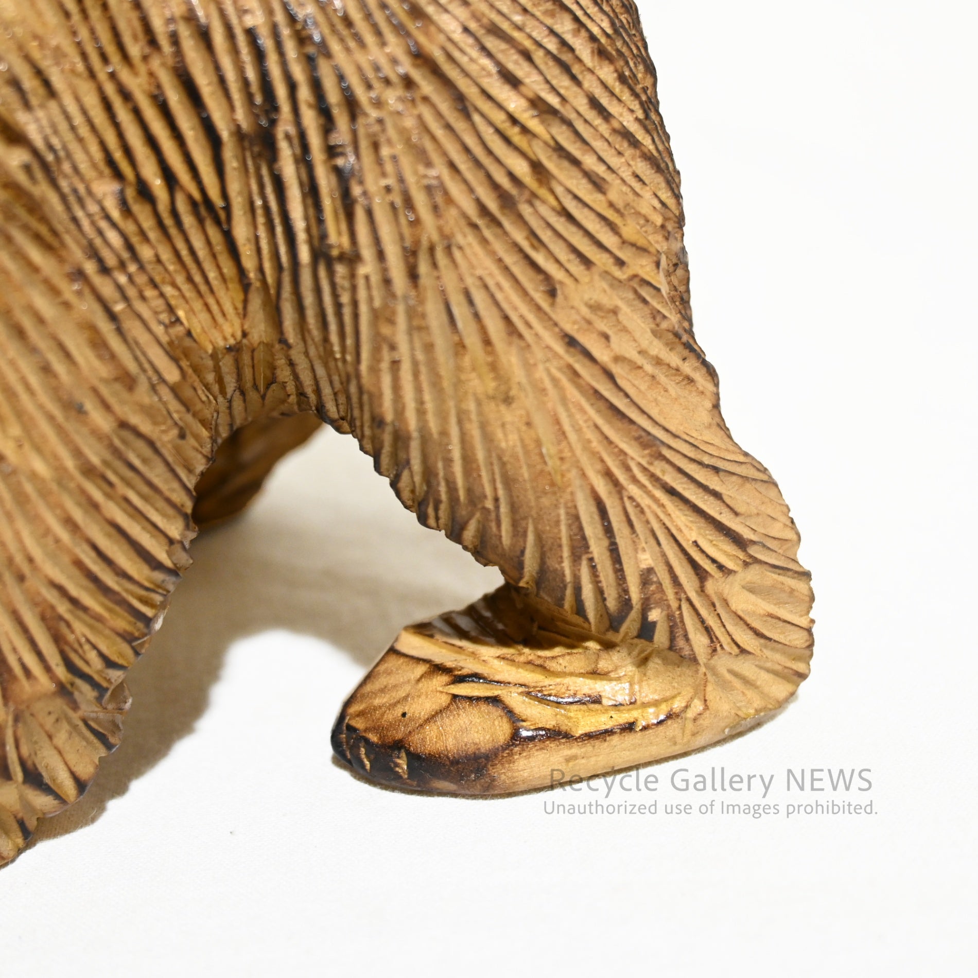 Wooden bear carving Light brown Natural finish Hokkaido souvenir Showa retro Japan / 木彫り 熊 表面焼き ライトブラウン ナチュラル 北海道 お土産 昭和レトロ 日本