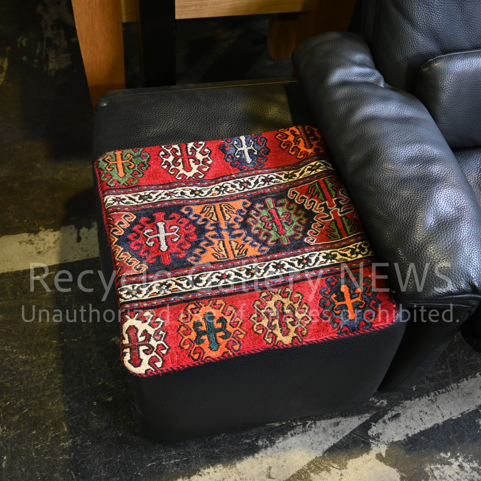 Old Kilim Cushion Cover [B] Deep Red Middle east / オールドキリム クッションカバー 中東 伝統織 赤系 3種類 （B ディープレッド）
