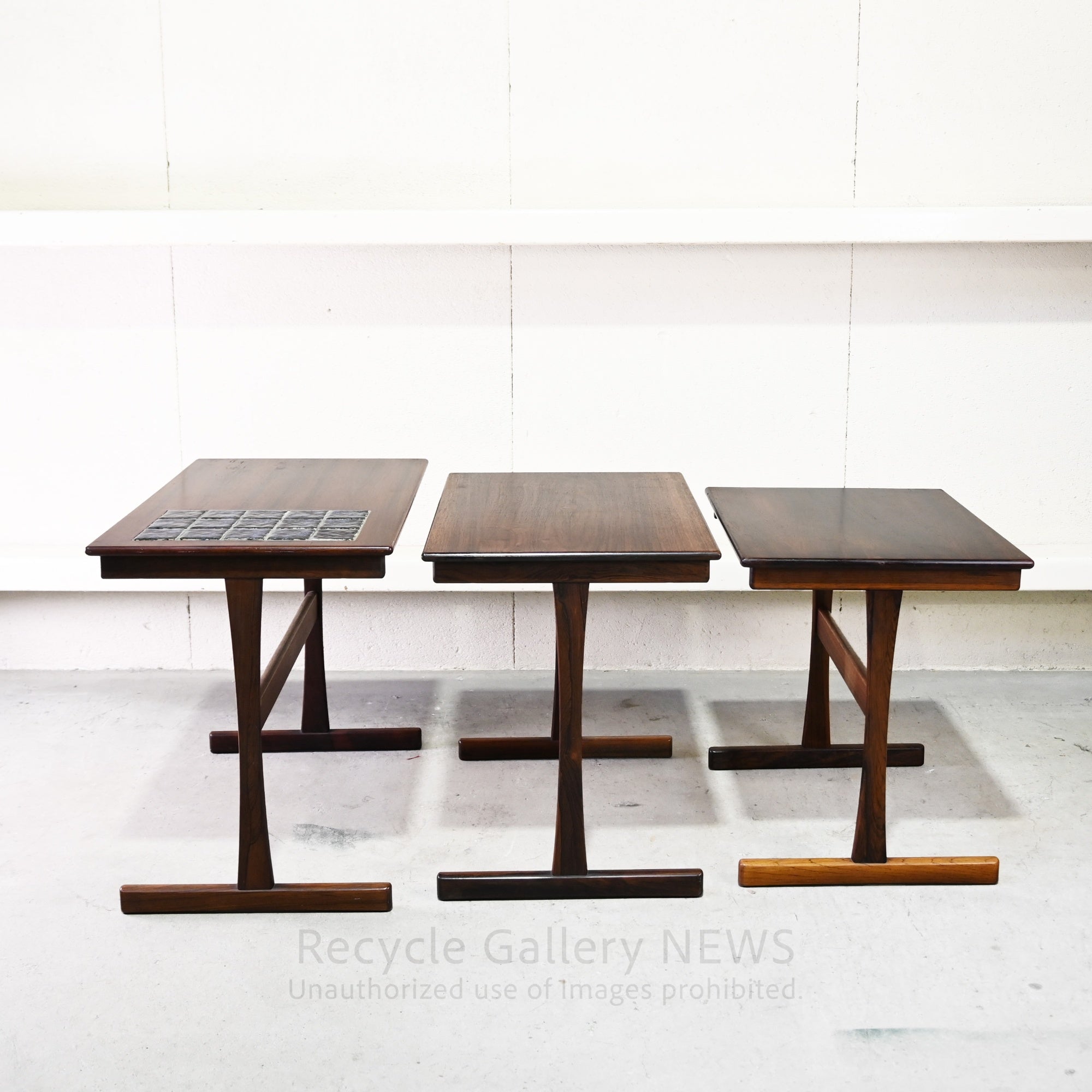 Danish Rosewood Tile Top Nesting Tables Scandinavian Modern  Mid-Century Modern / ローズウッド タイルトップ ネストテーブル デンマーク 北欧モダン  ミッドセンチュリー