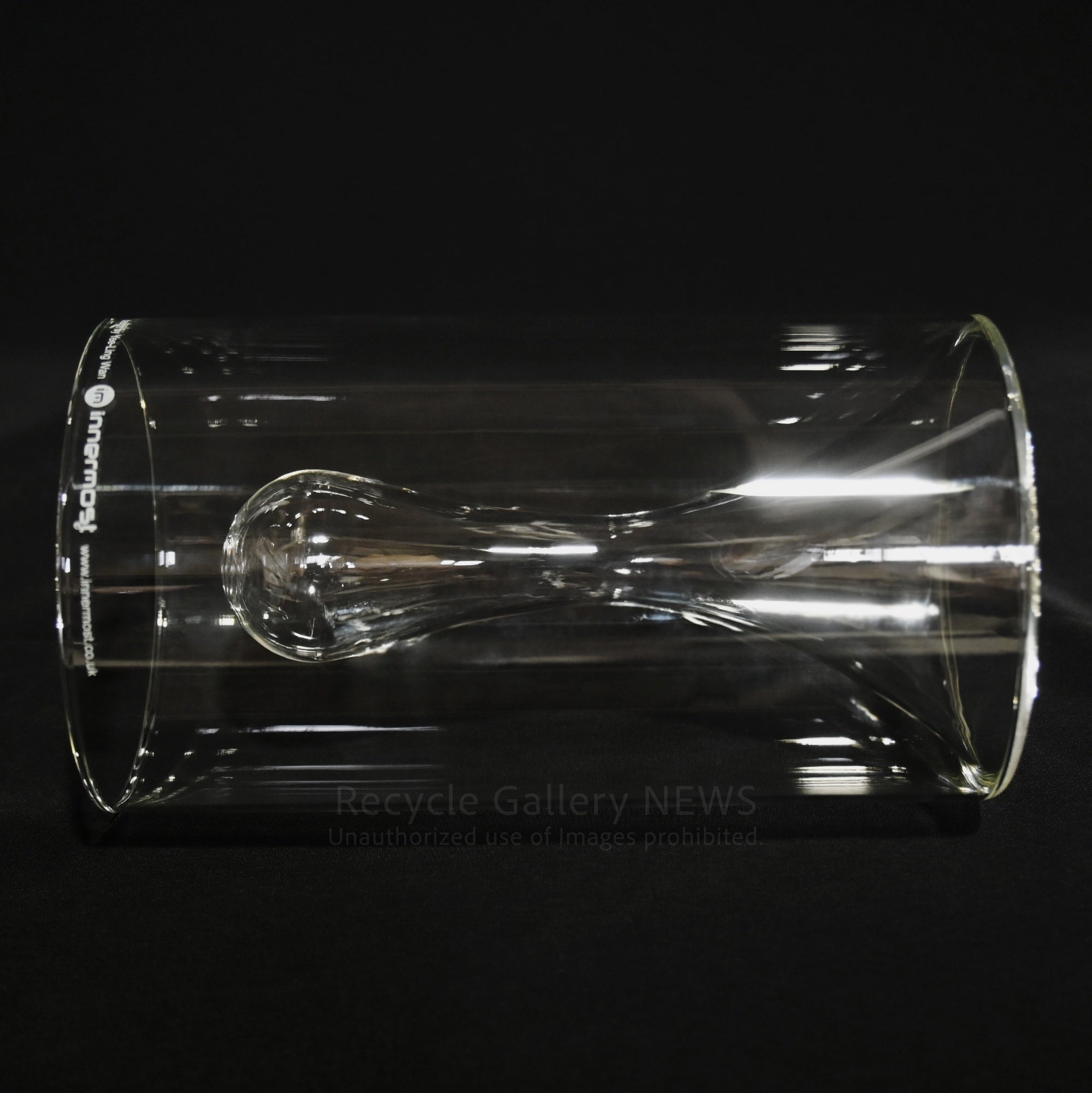 Innermost Clear Teardrop-shaped Art Glass Flower Vase Designer Piece / インナーモスト アートガラス フラワーベース ドロップ型 クリア 花瓶 一輪挿し モダン デザイナーズ