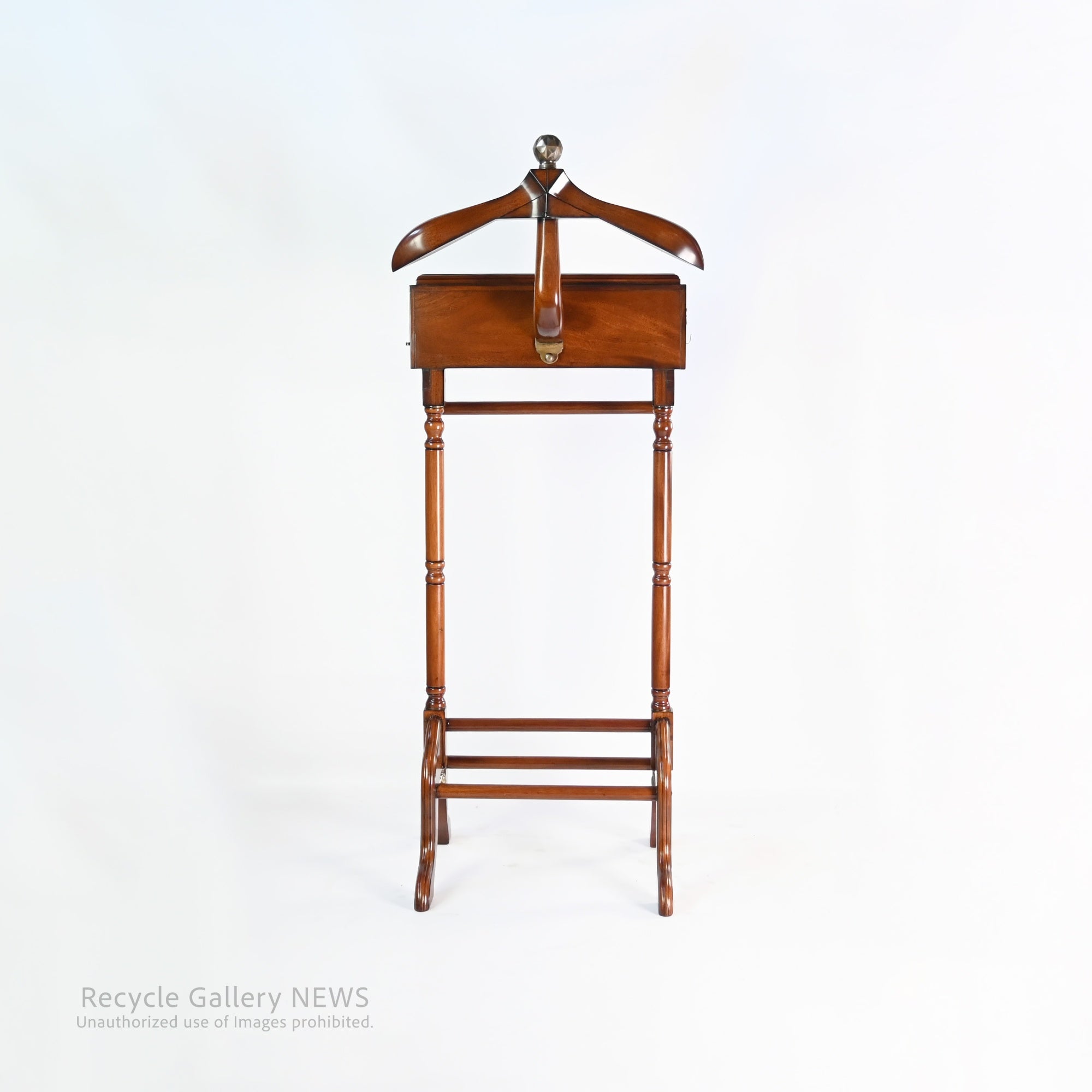 Unused Yokohama Furniture Gentleman's Valet Stand Classic Elegance / 横浜家具 バレット コートハンガー　未使用品　冊子付 クラシック ジェントルマン 様式美