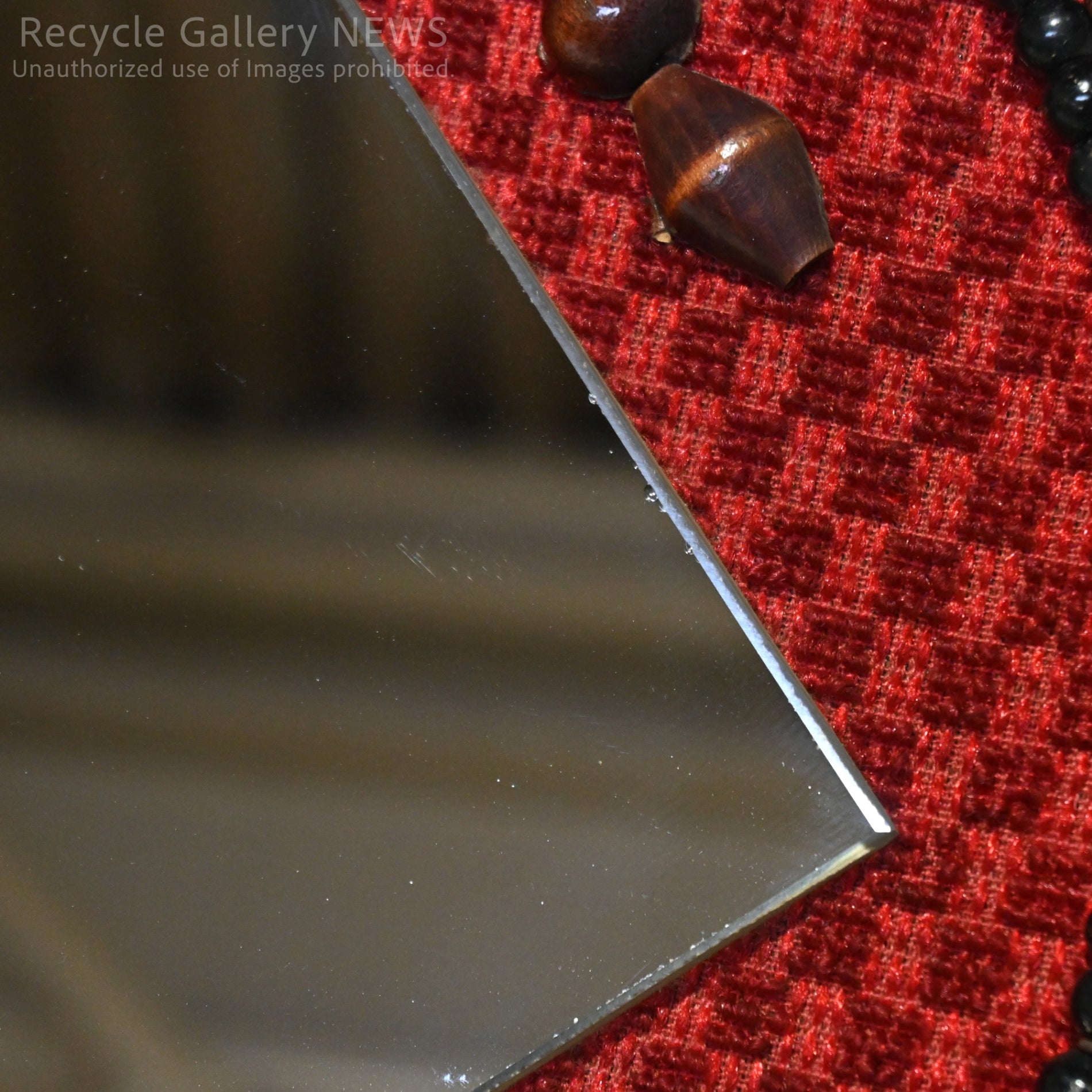 Vintage Wooden Beads Wall Mirror Showa Retro Ethnic Red Black Brown / ヴィンテージ 壁掛け ウッドビーズミラー 八幡山ボウル 昭和レトロ エスニック 赤 黒 茶