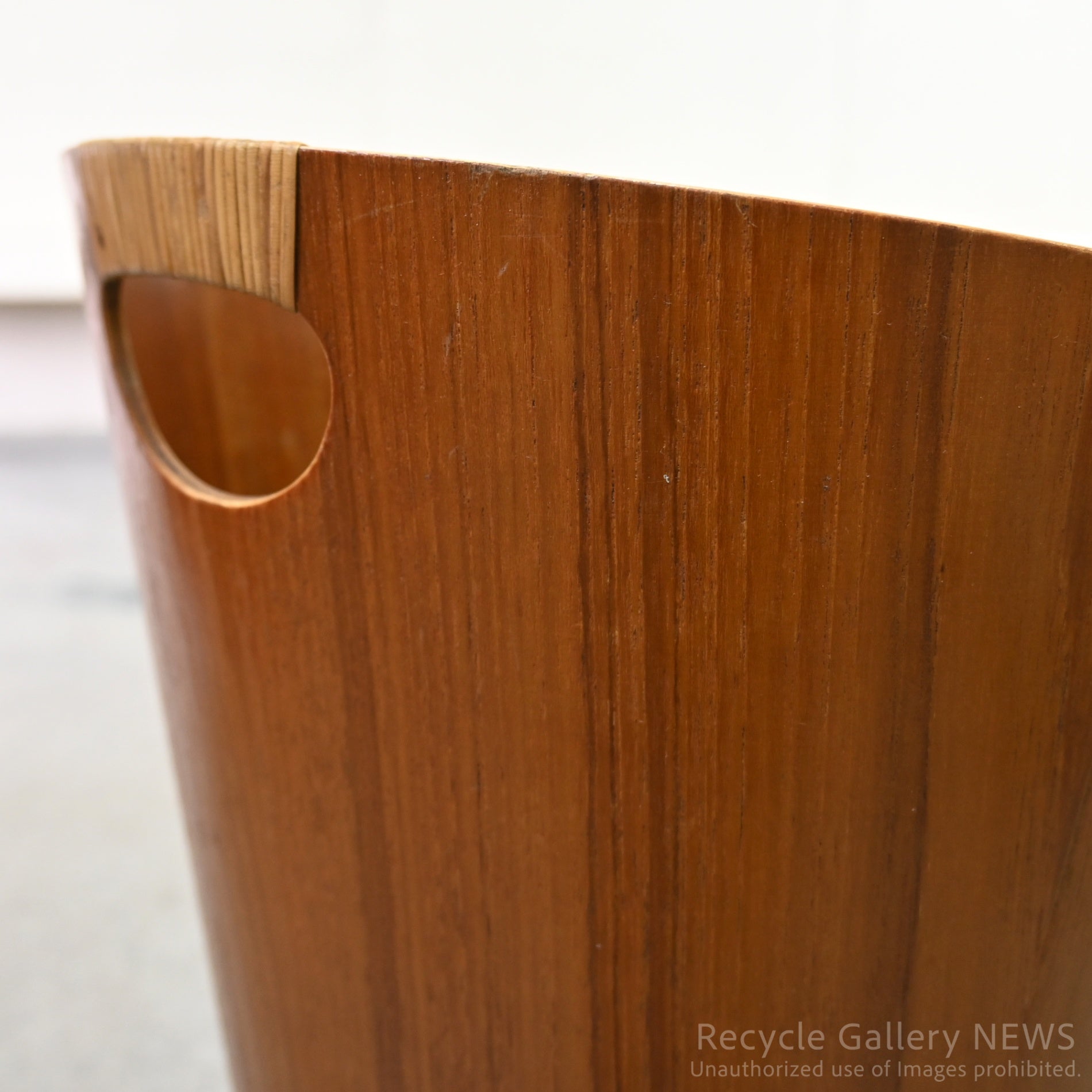 SAITO WOOD Molded Plywood Paper Basket Wastebasket Brown Discontinued / サイトーウッド 成形合板 ペーパーバスケット ゴミ箱 ブラウン 廃盤品