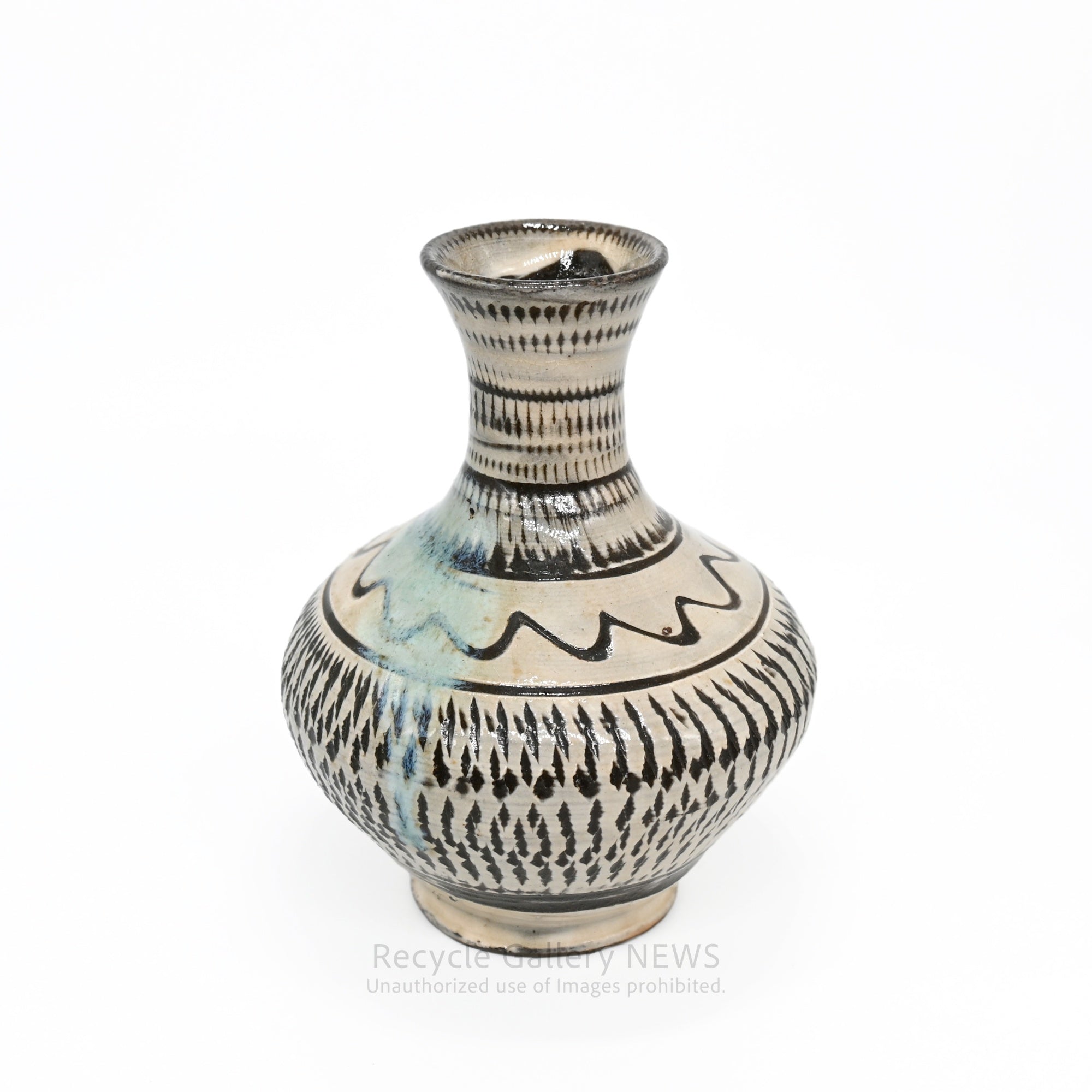 Onta Ware Tobikanna Bud Vase Ivory Brown Modern Japanese Folk Craft / 大分 小鹿田焼 飛び鉋 一輪挿 花瓶 アイボリー ブラウン 伝統工芸 和モダン