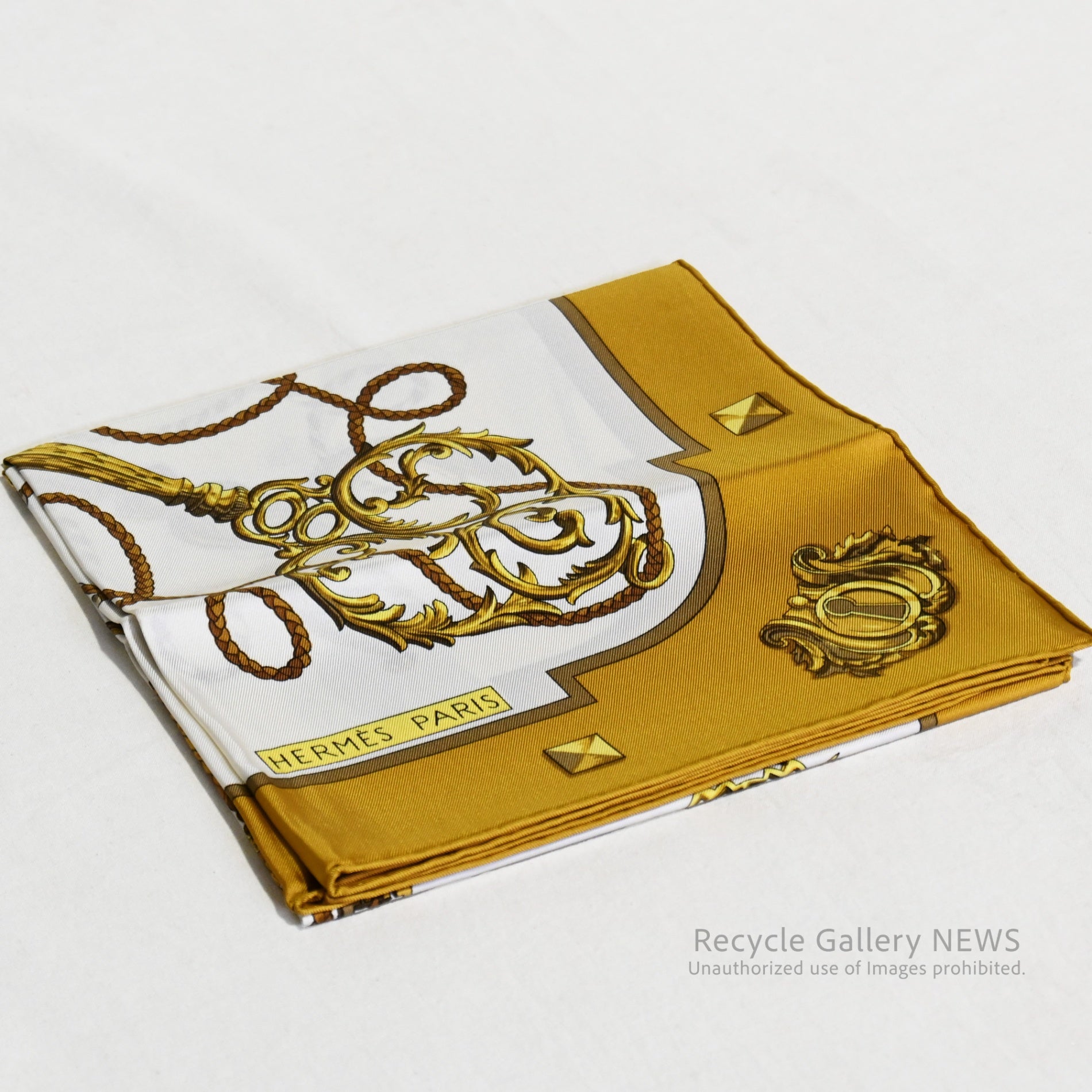 HERMES carré 90 Les Clés Yellow Gold Unused Vintage France / エルメス カレ90 レ・クレ  鍵たち イエロー ゴールド 未使用・新古品 ヴィンテージ フランス